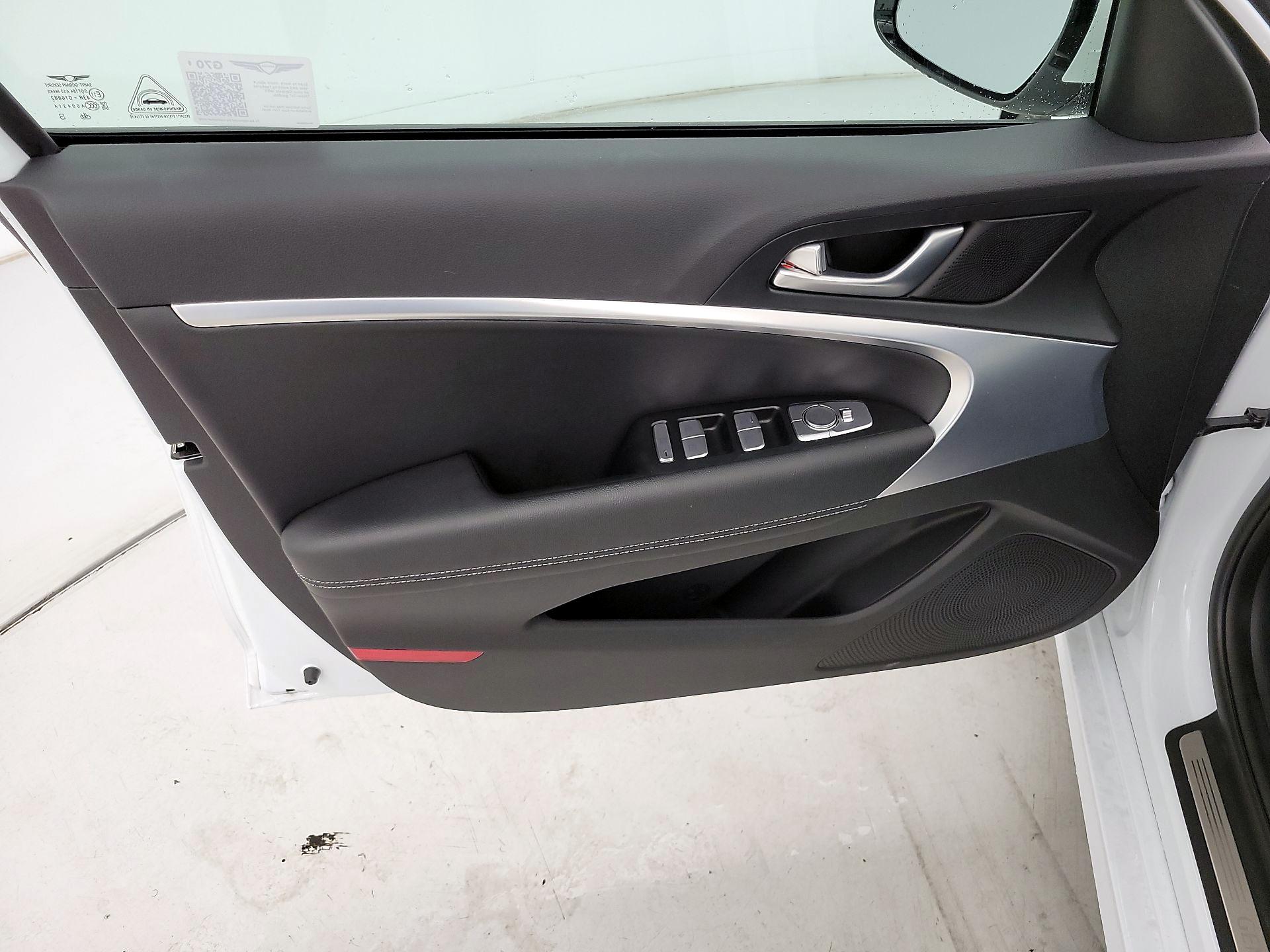 Thumbnail: 2025 Genesis G70 - 12