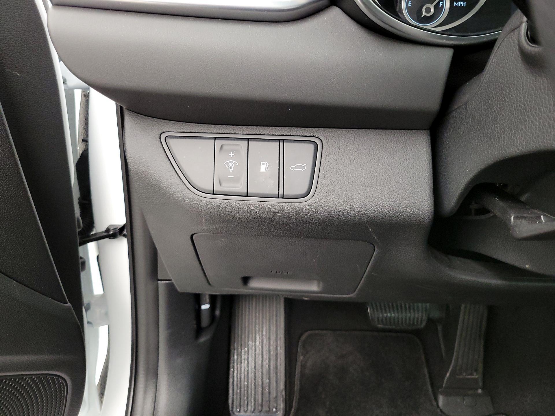 Thumbnail: 2025 Genesis G70 - 13