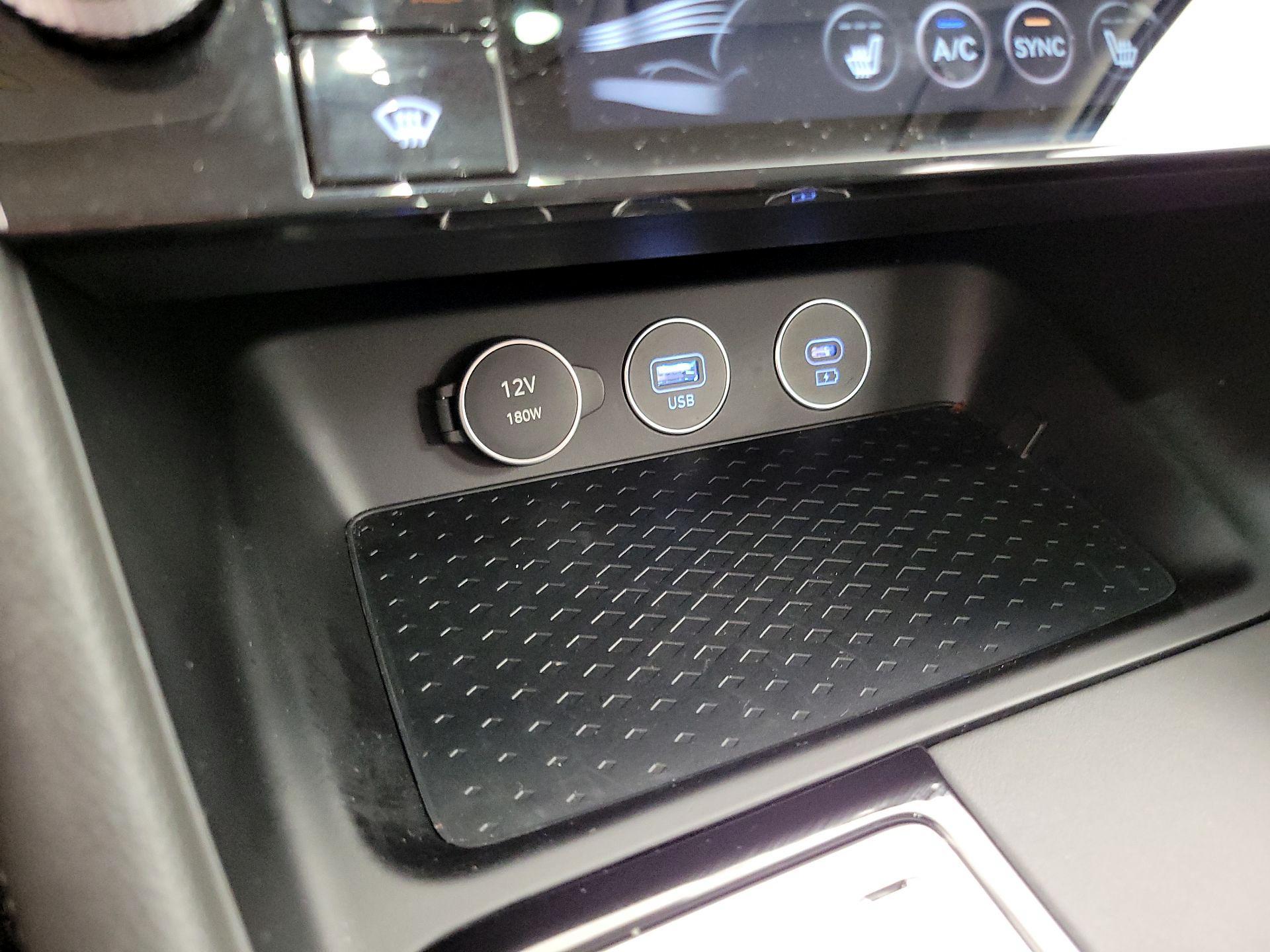 Thumbnail: 2025 Genesis G70 - 19