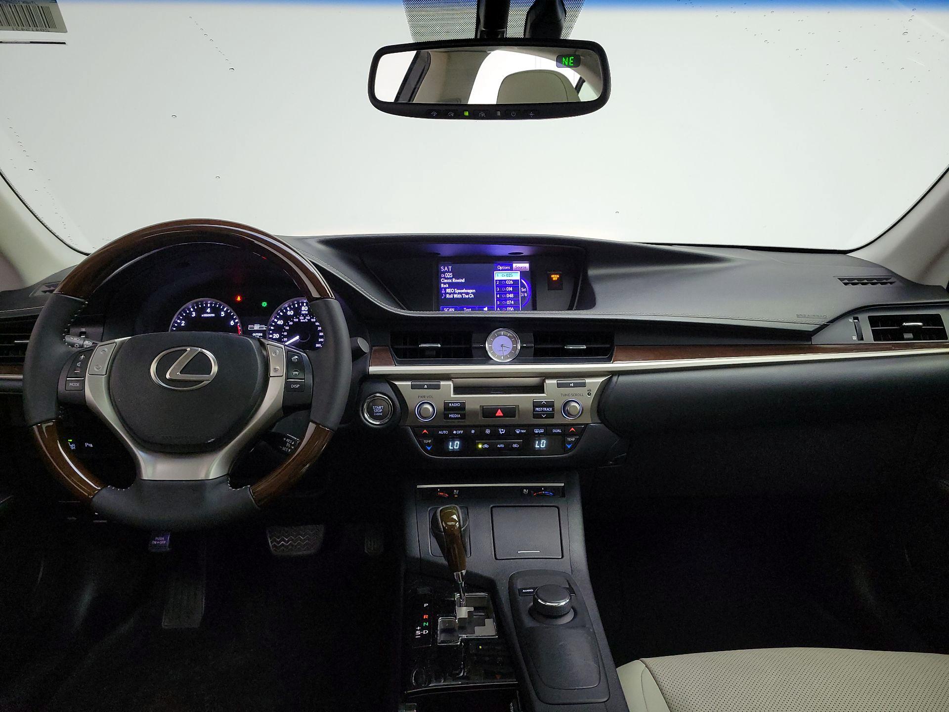 Thumbnail: 2014 Lexus ES - 9