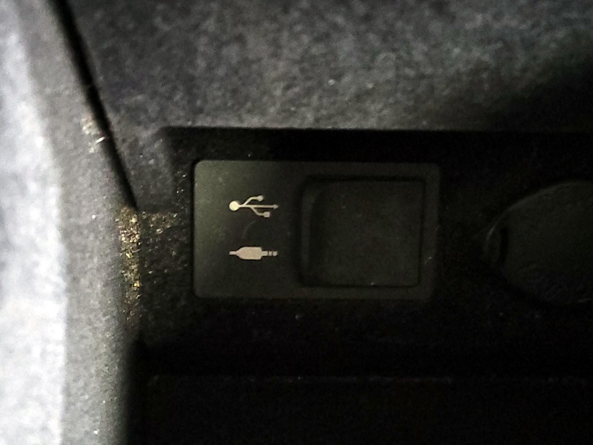 Thumbnail: 2014 Lexus ES - 18