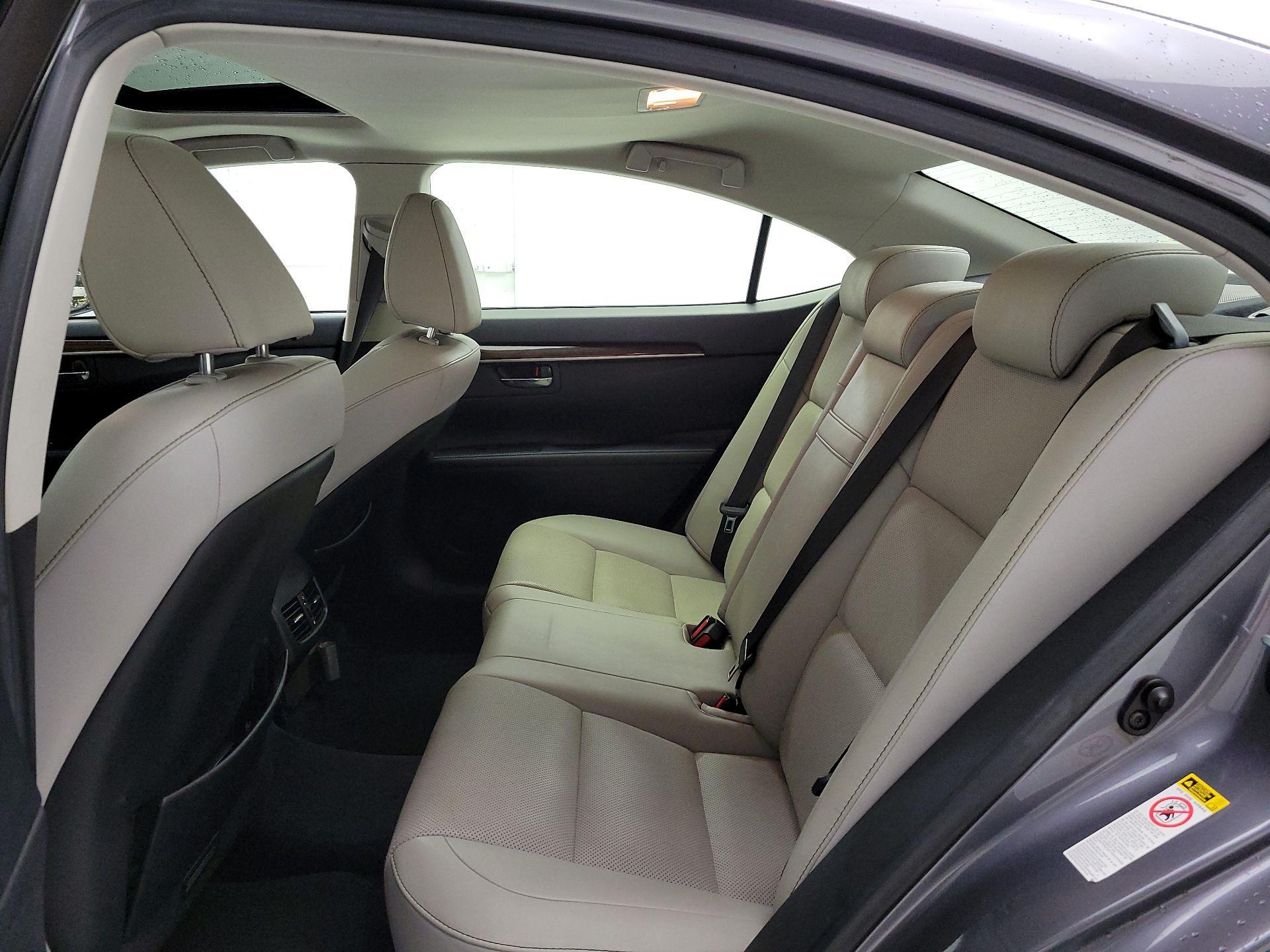 Thumbnail: 2014 Lexus ES - 20