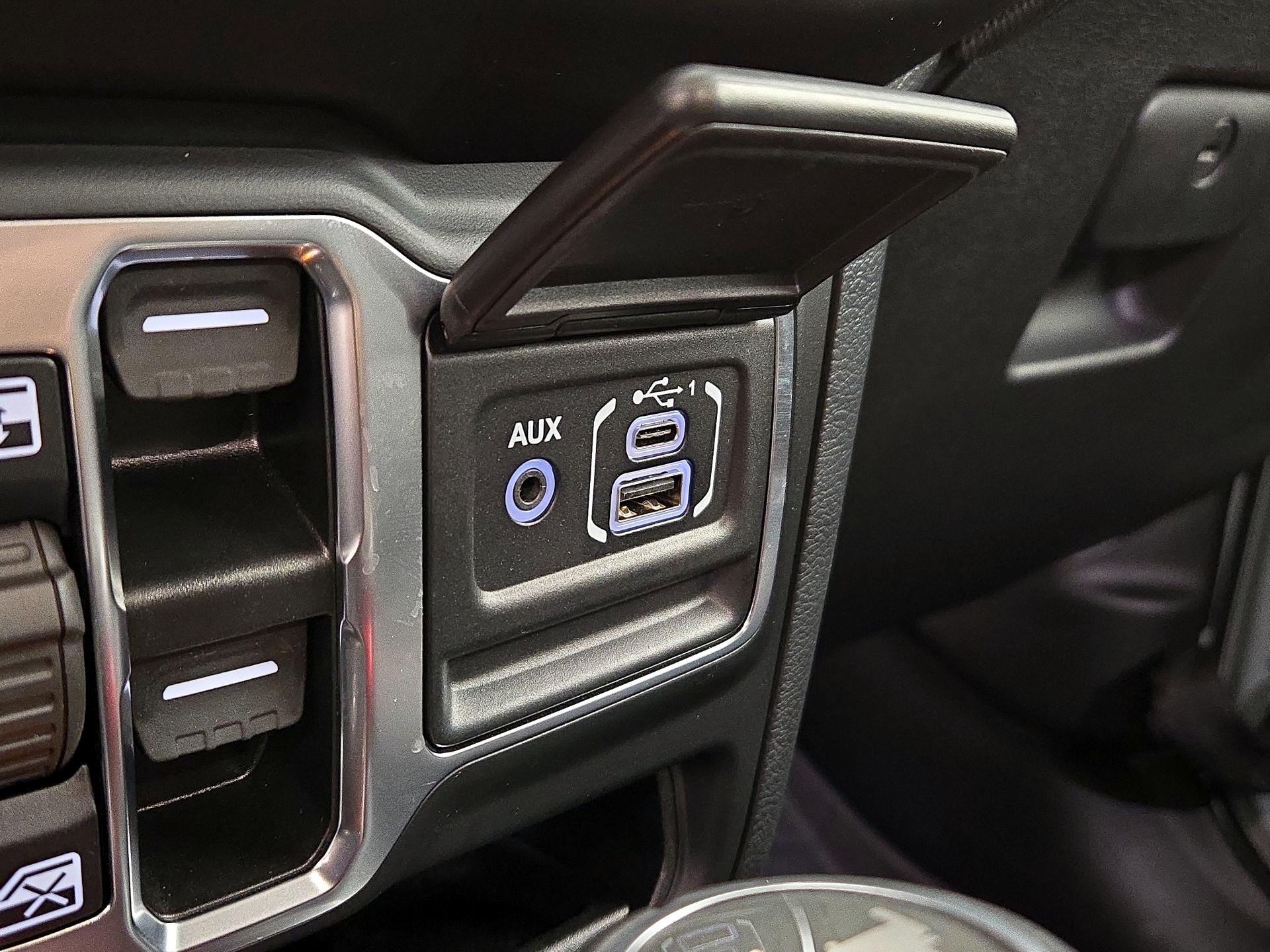 Thumbnail: 2023 Jeep Wrangler - 18