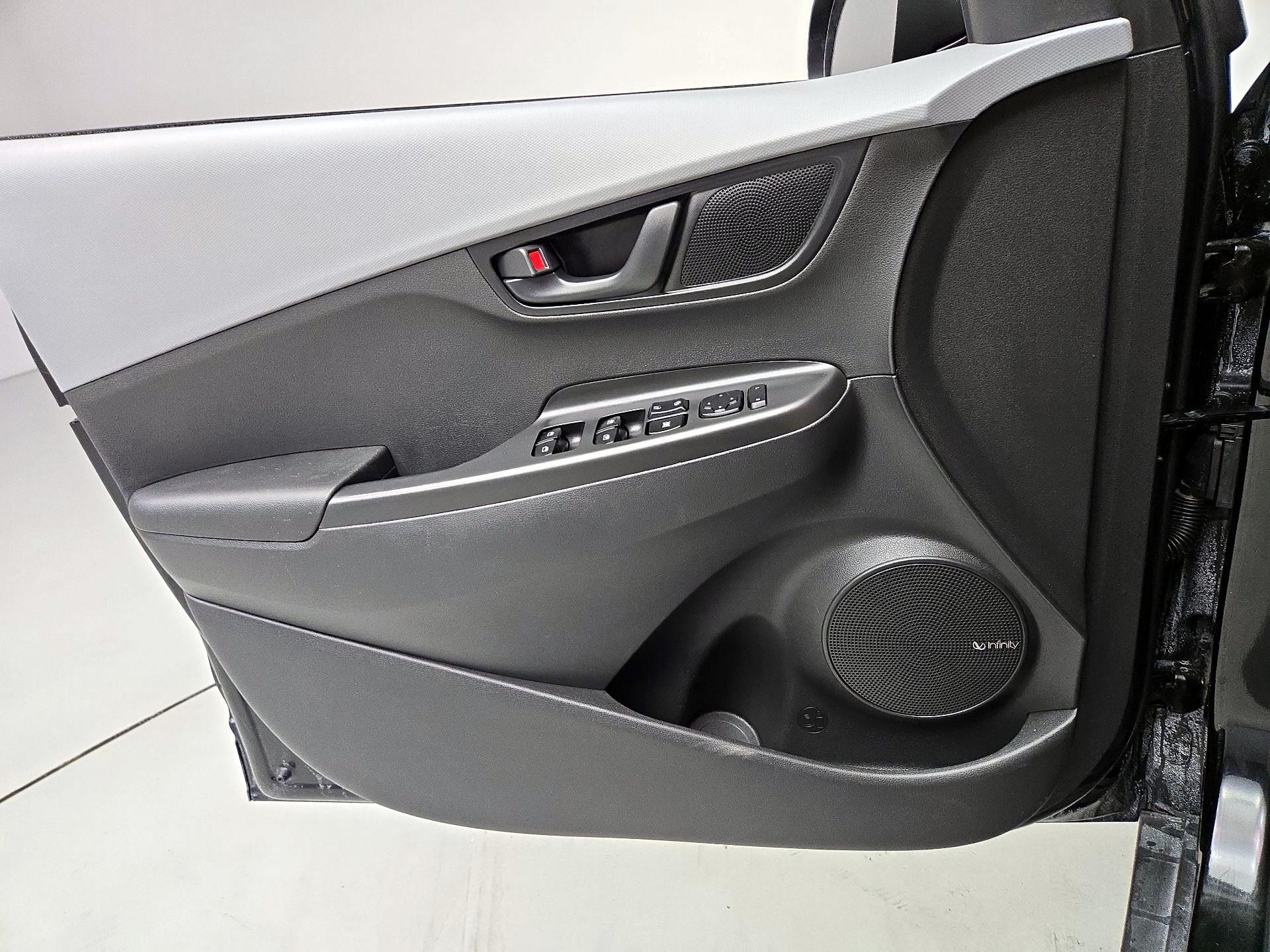 Thumbnail: 2021 Hyundai Kona - 12