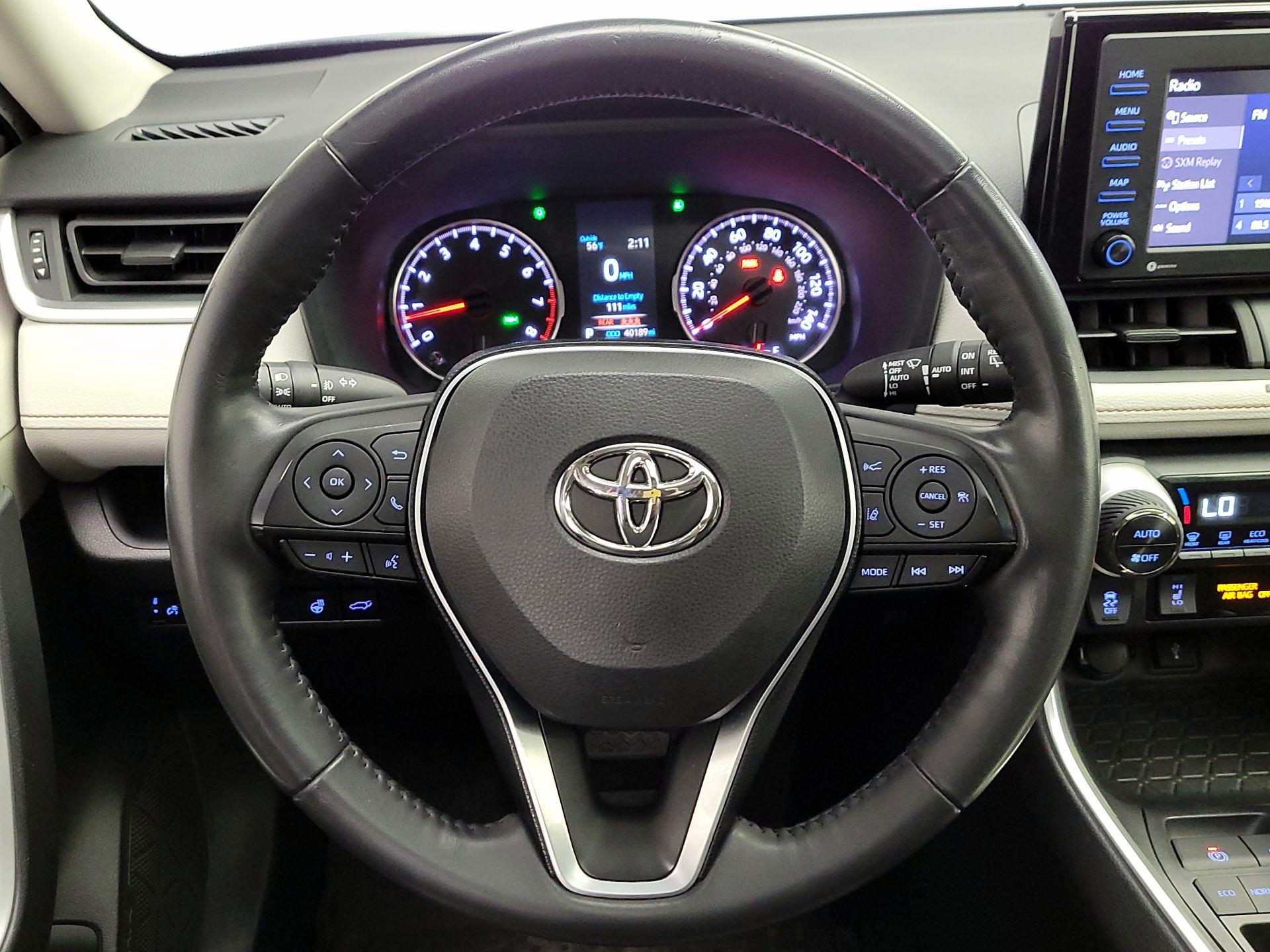 Thumbnail: 2020 Toyota RAV4 - 10