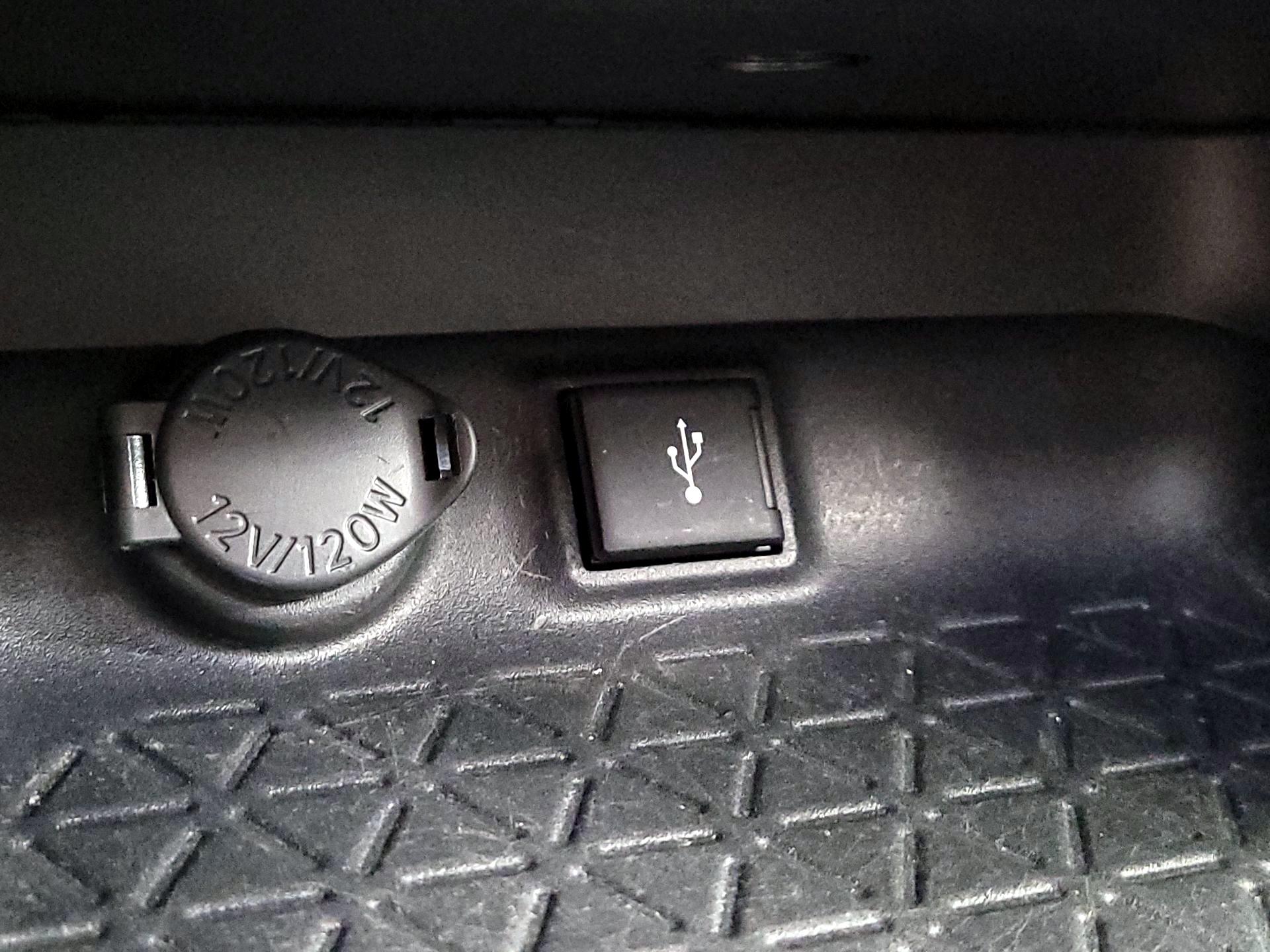 Thumbnail: 2020 Toyota RAV4 - 19