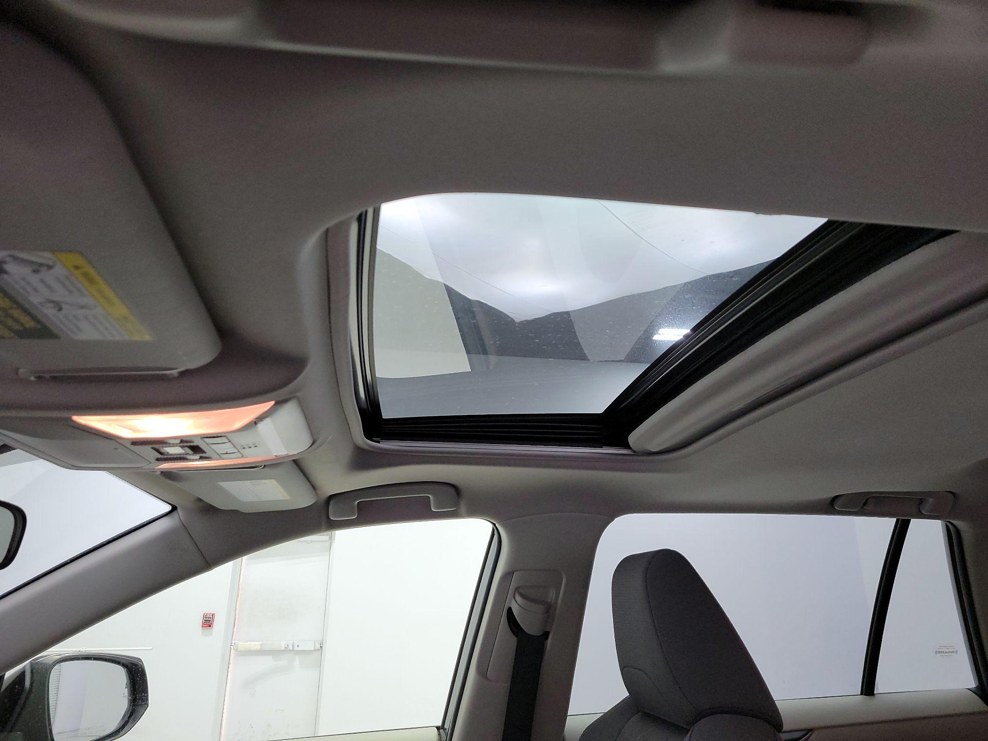 Thumbnail: 2020 Toyota RAV4 - 20