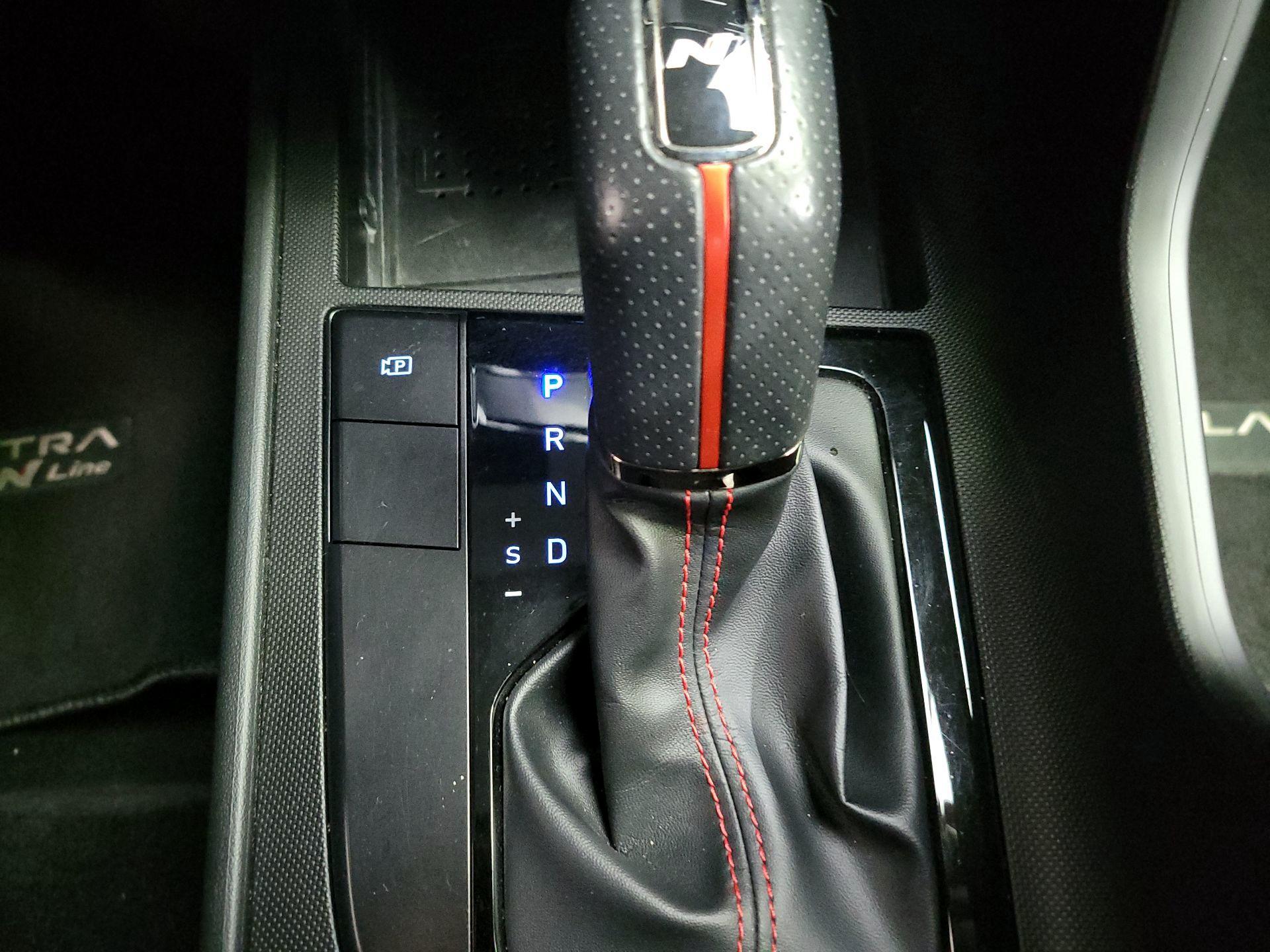 Thumbnail: 2021 Hyundai Elantra - 17