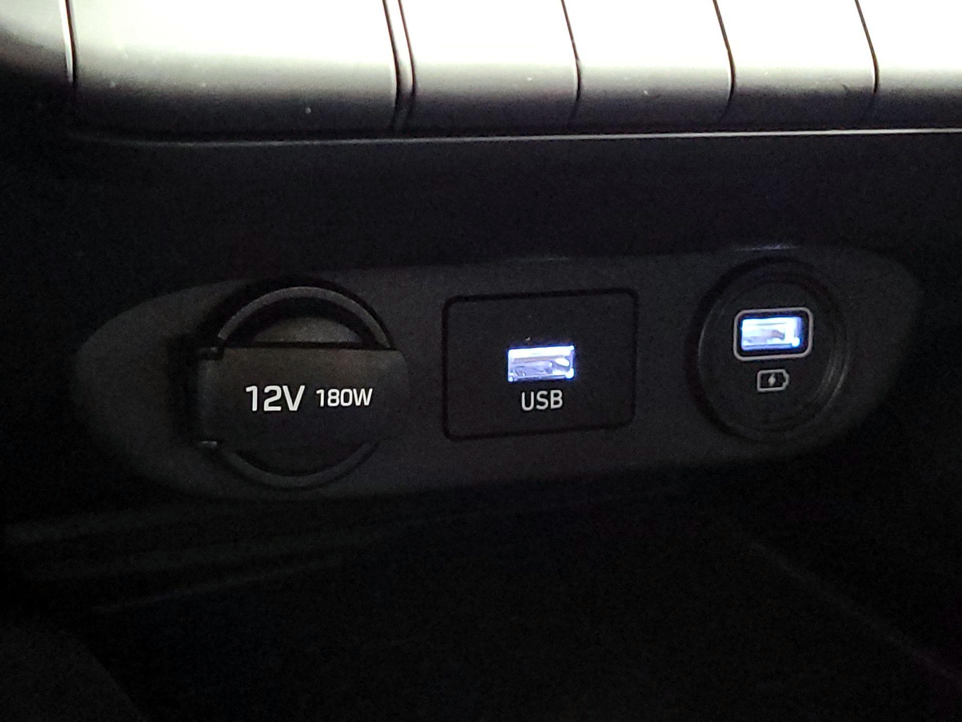 Thumbnail: 2021 Hyundai Elantra - 18