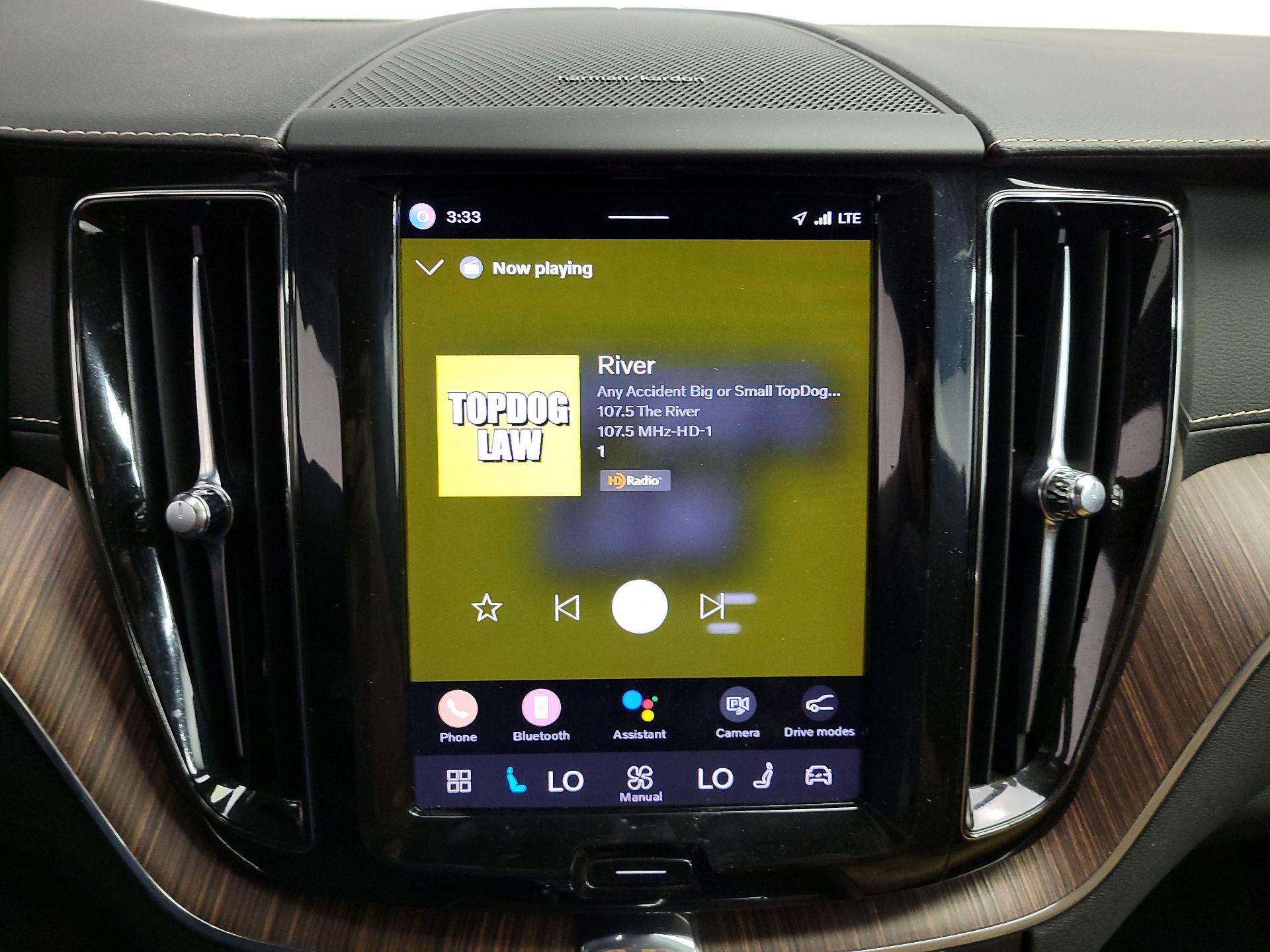 Thumbnail: 2022 Volvo XC60 - 15