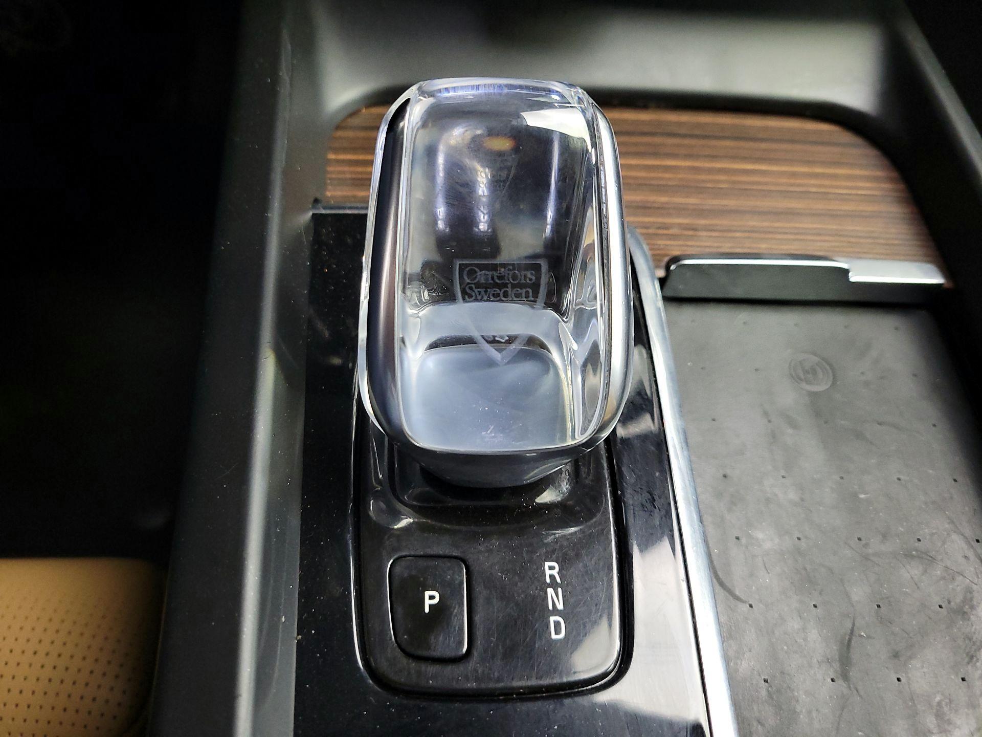 Thumbnail: 2022 Volvo XC60 - 17