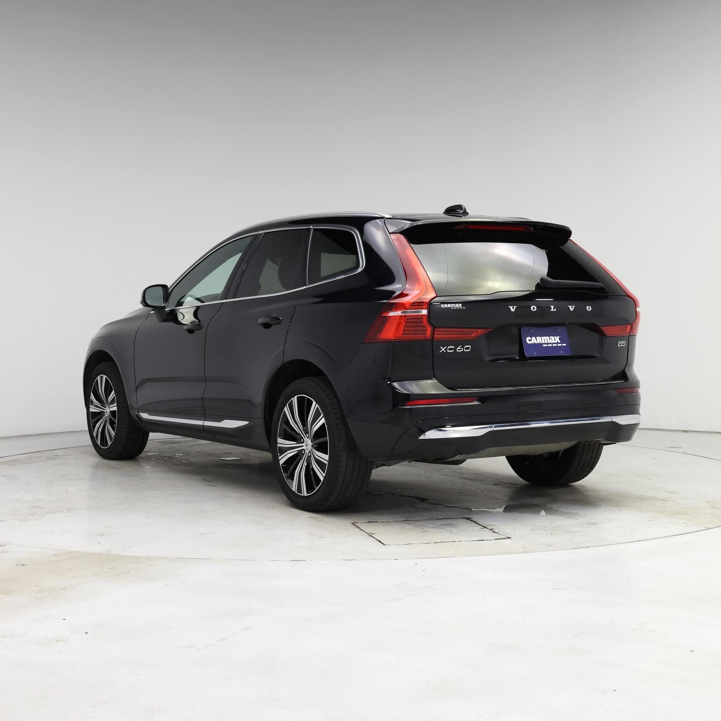 Thumbnail: 2022 Volvo XC60 - 2
