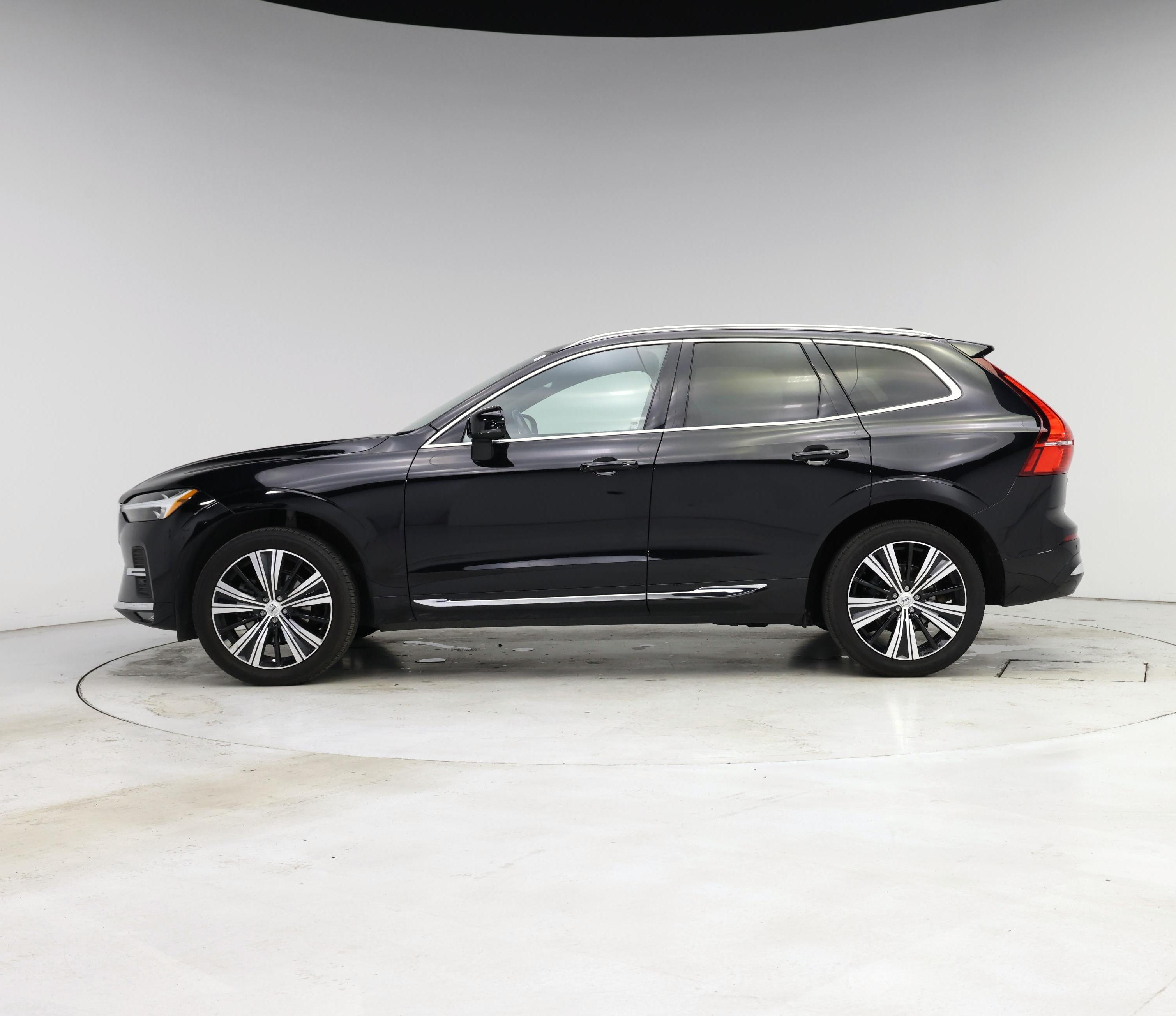 Thumbnail: 2022 Volvo XC60 - 3