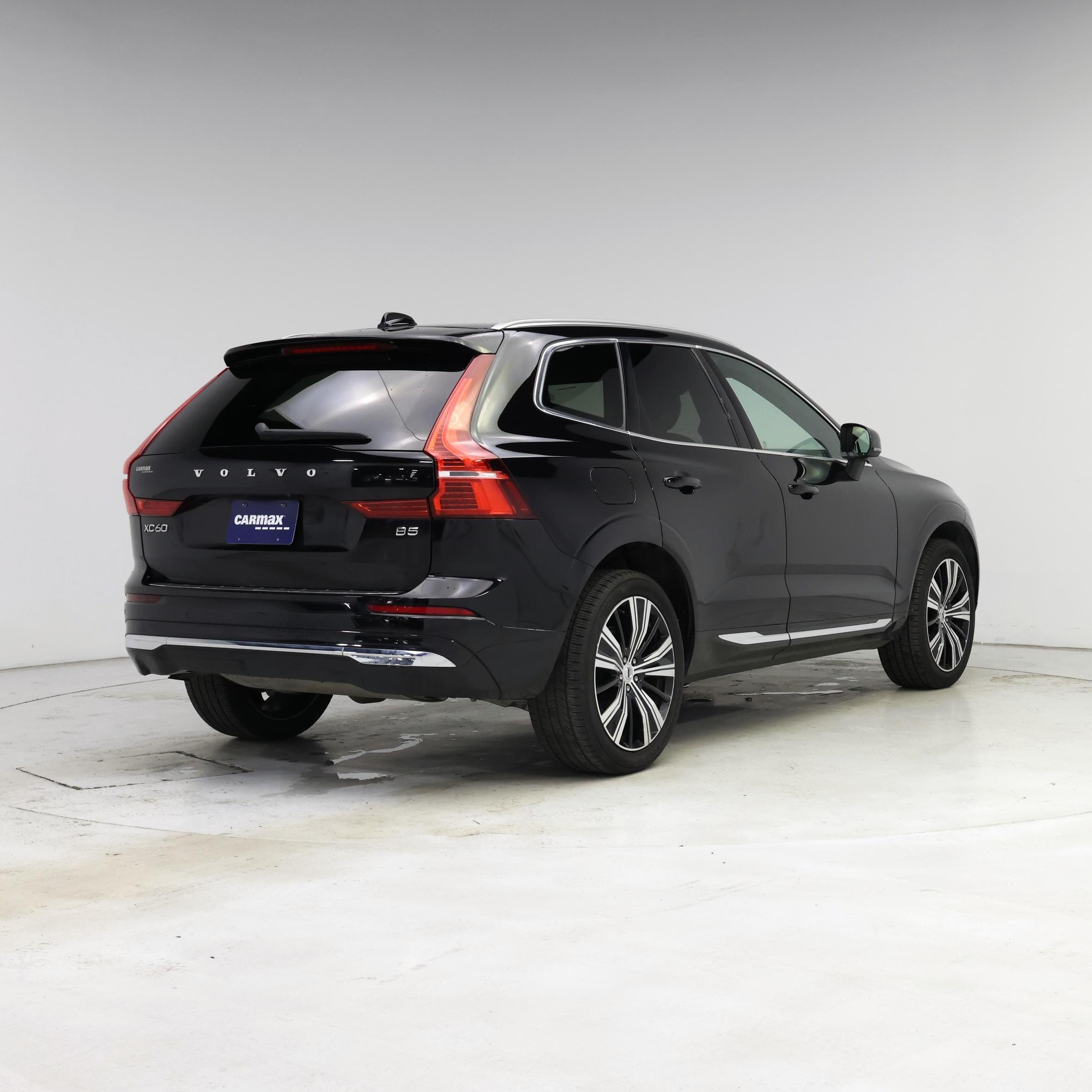 Thumbnail: 2022 Volvo XC60 - 8