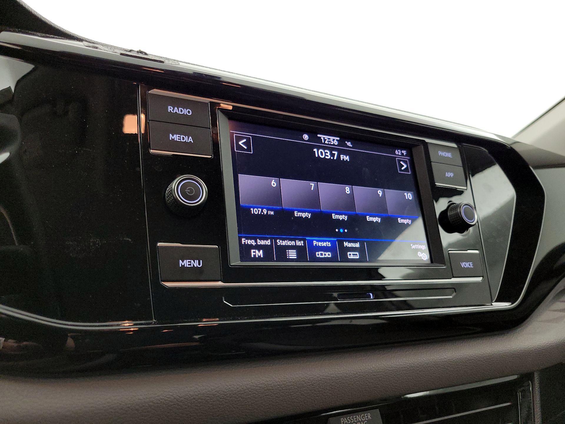 Thumbnail: 2024 Volkswagen Taos - 15