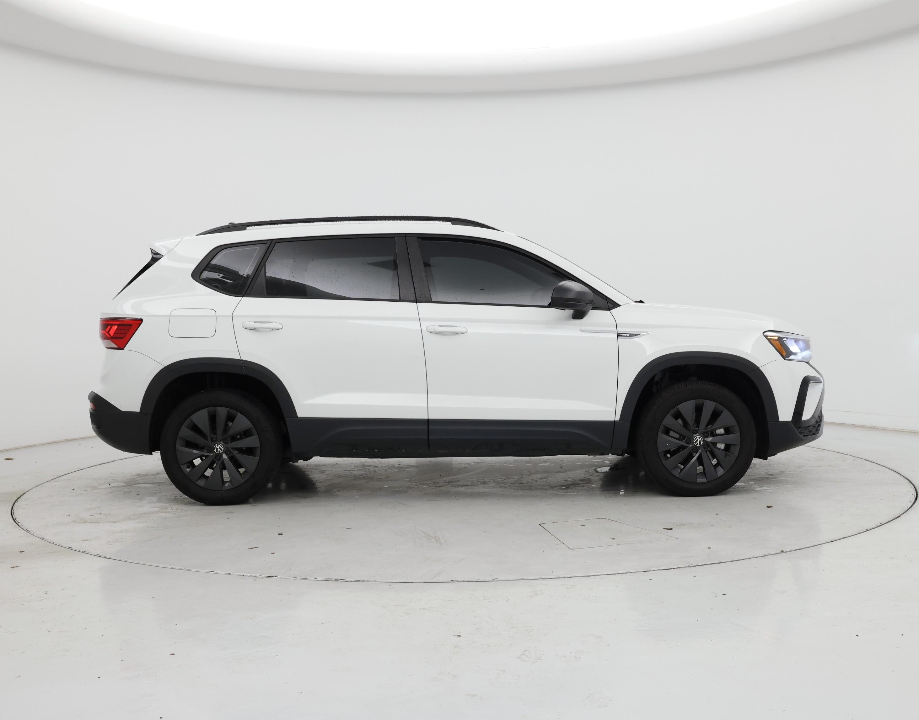 Thumbnail: 2024 Volkswagen Taos - 7