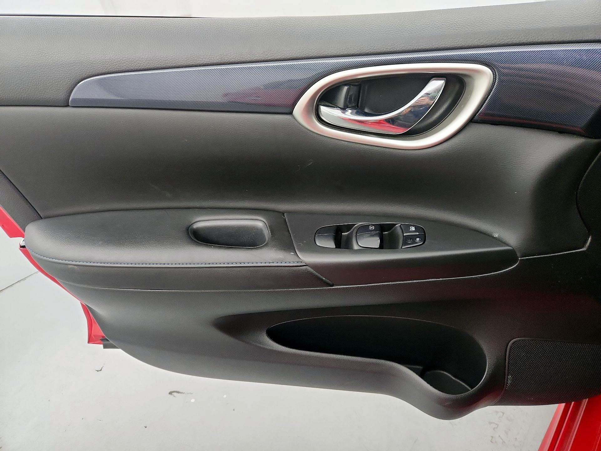 Thumbnail: 2019 Nissan Sentra - 12