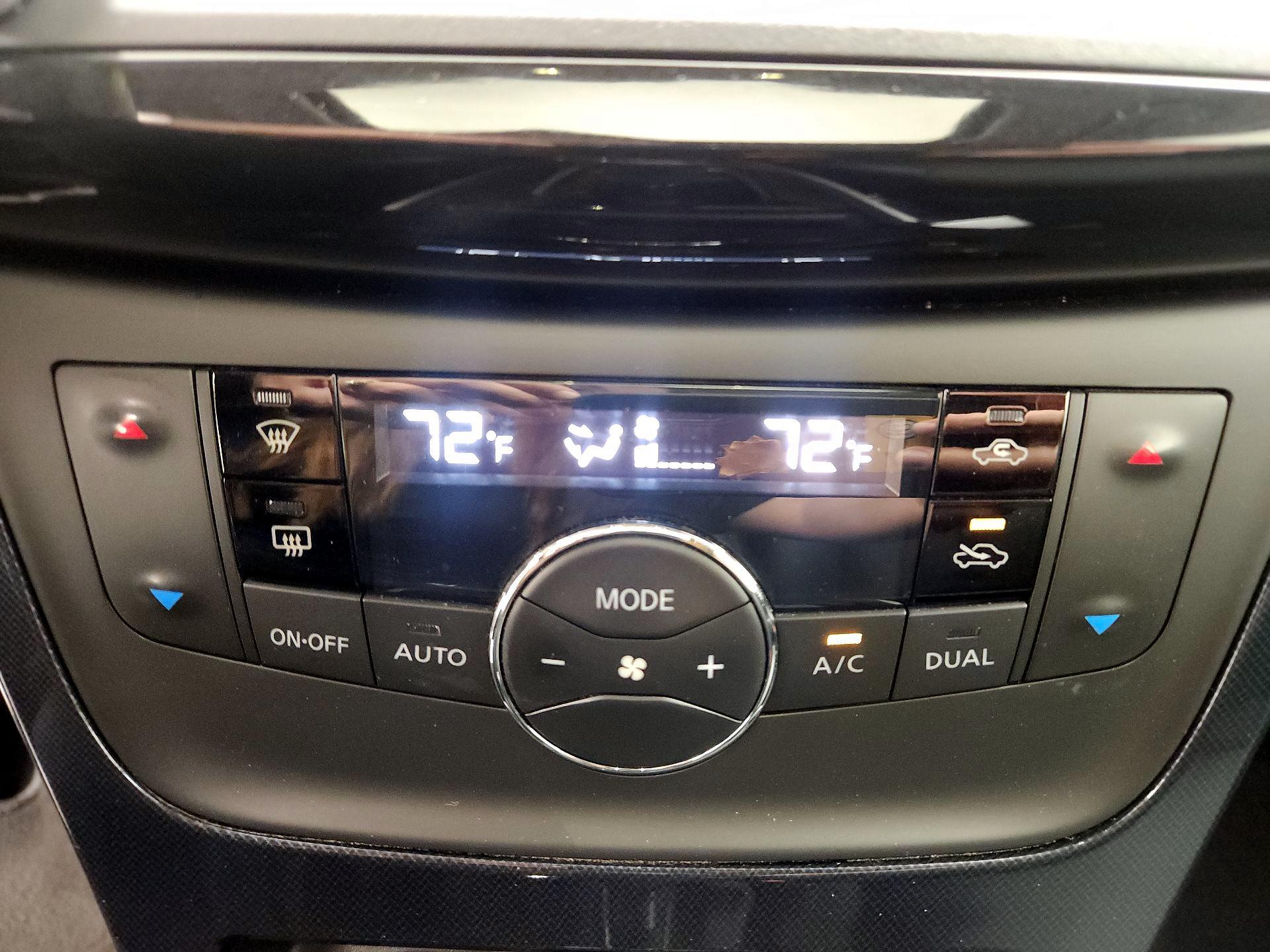 Thumbnail: 2019 Nissan Sentra - 16