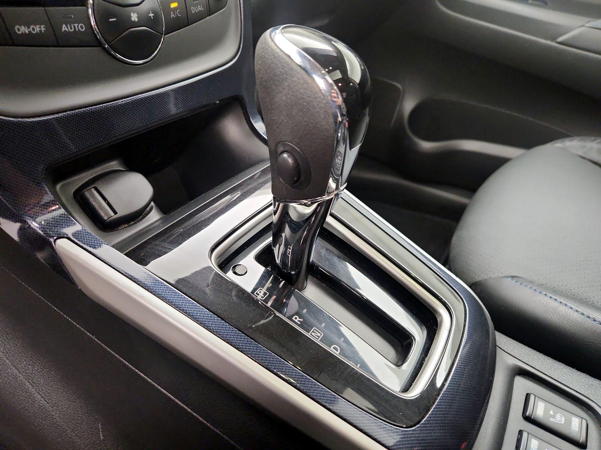Thumbnail: 2019 Nissan Sentra - 17