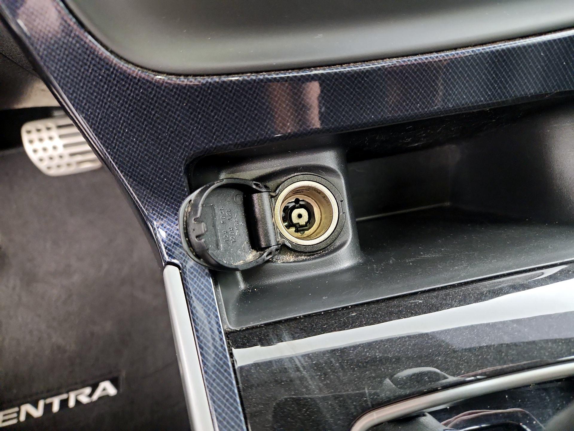 Thumbnail: 2019 Nissan Sentra - 18