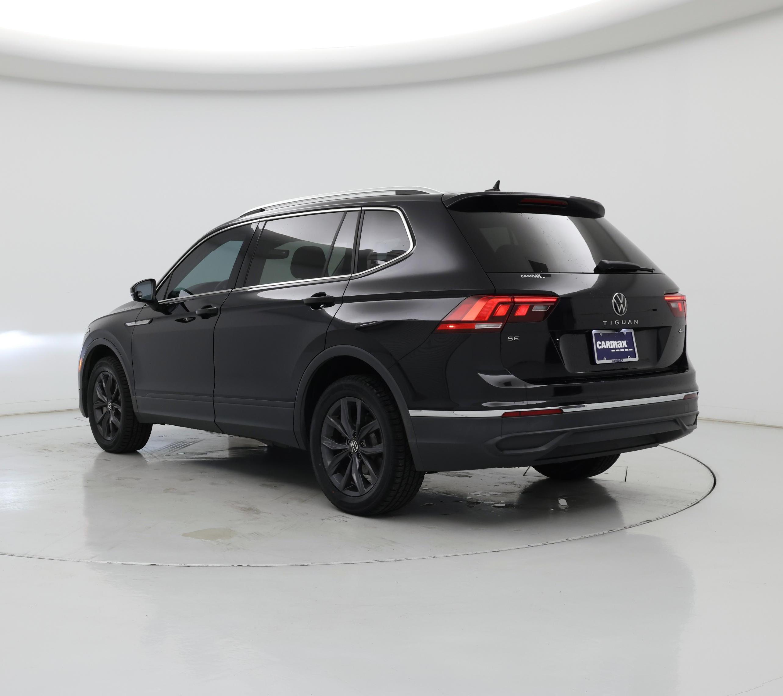 Thumbnail: 2022 Volkswagen Tiguan - 2