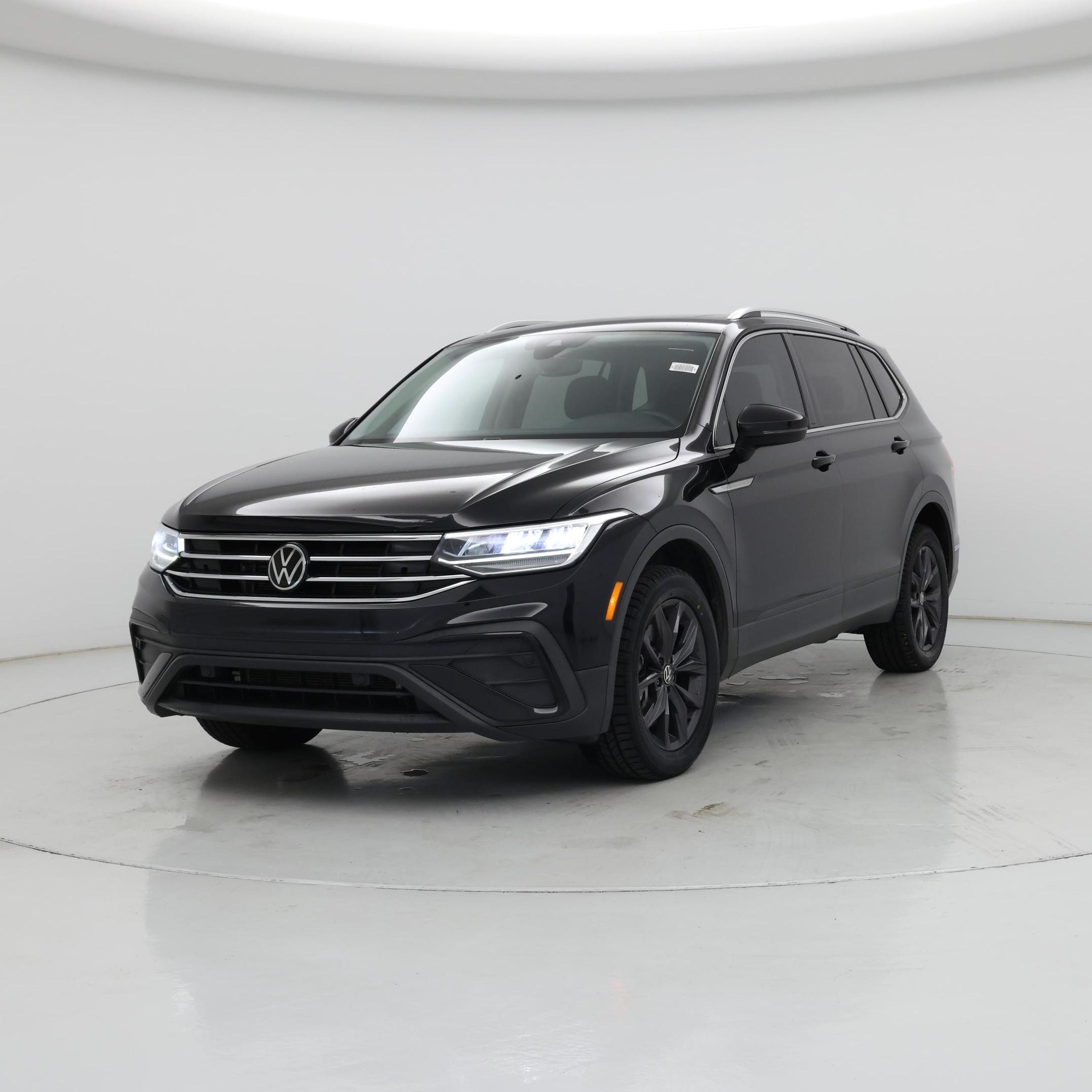 Thumbnail: 2022 Volkswagen Tiguan - 4