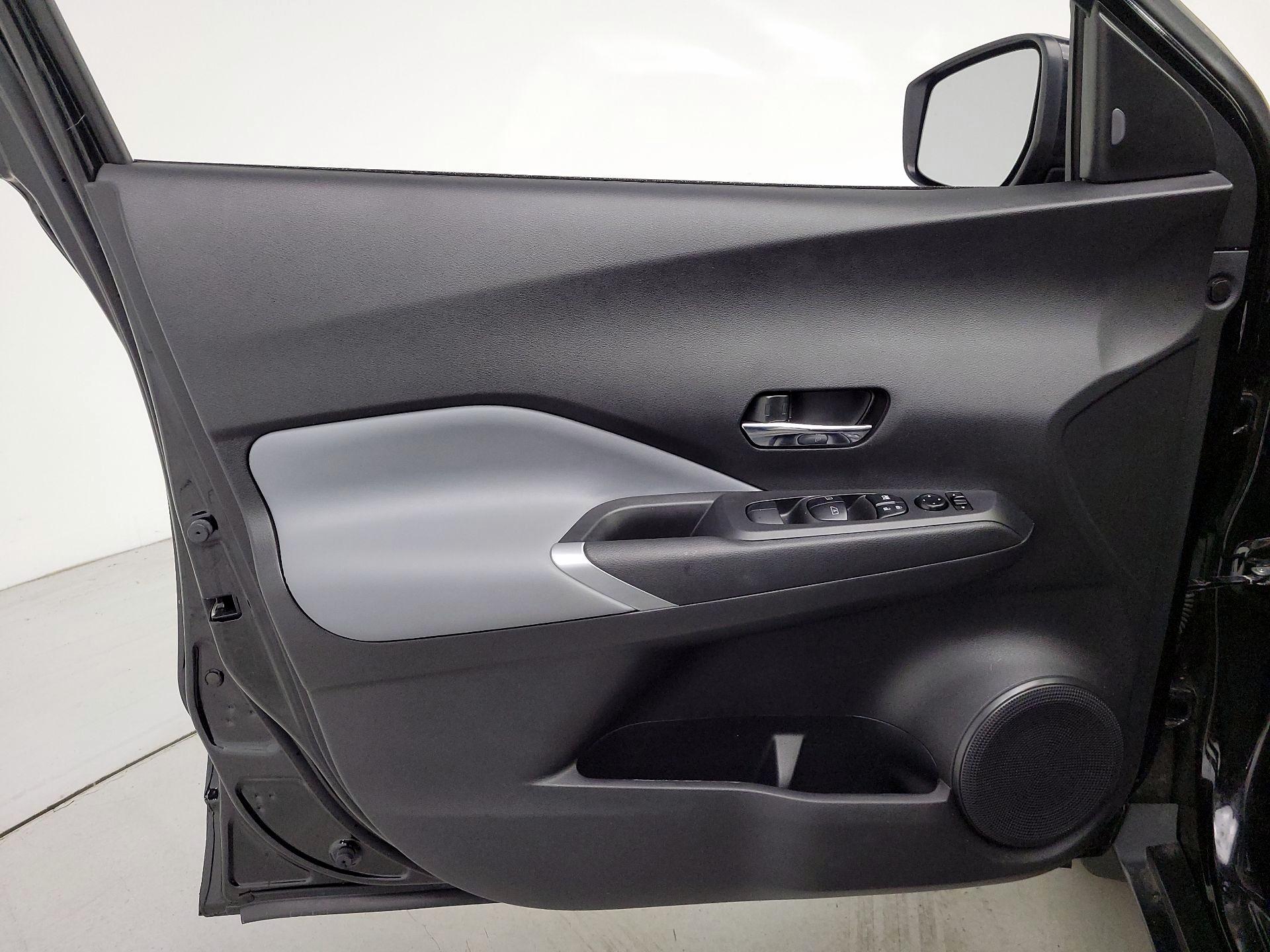 Thumbnail: 2023 Nissan Kicks - 12