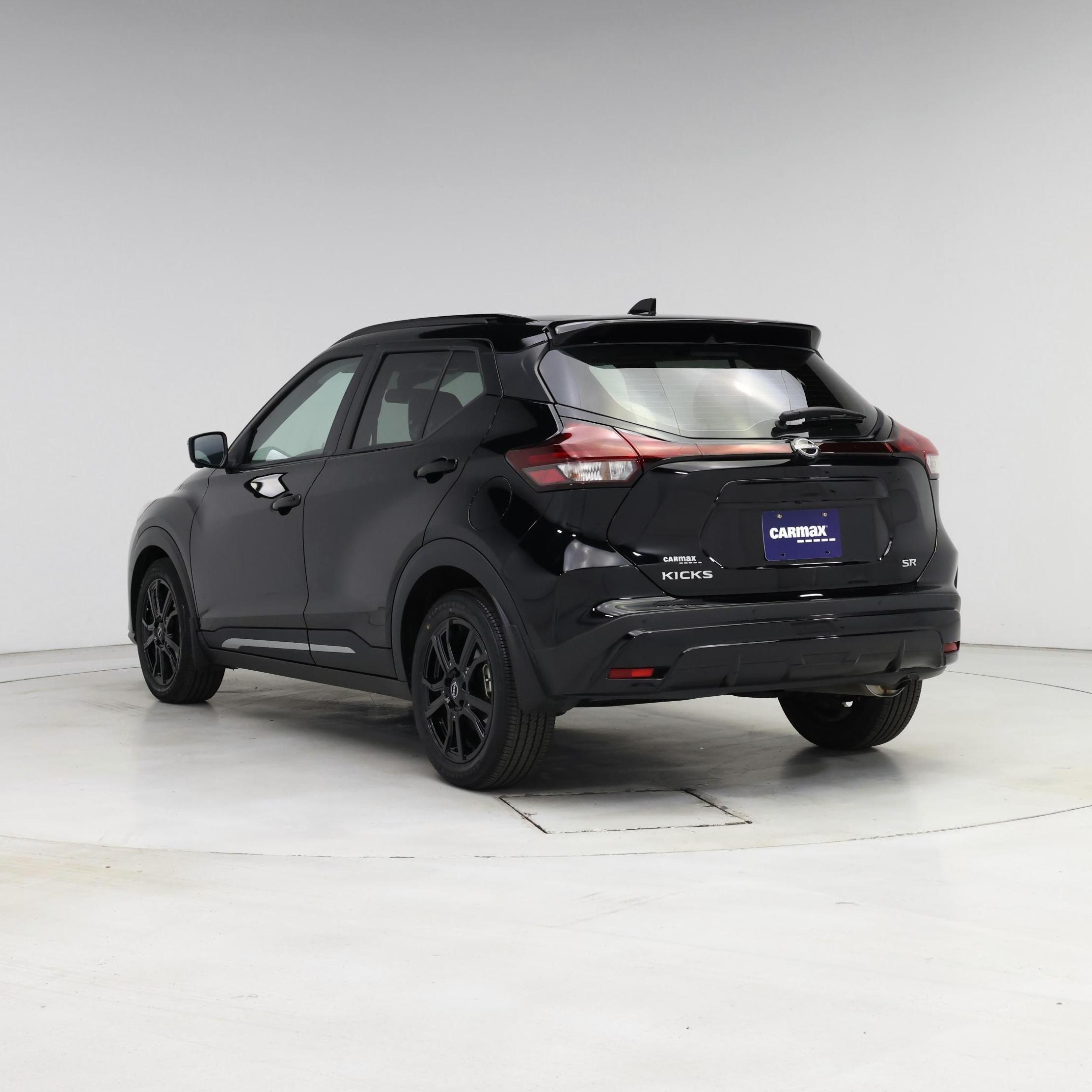 Thumbnail: 2023 Nissan Kicks - 2