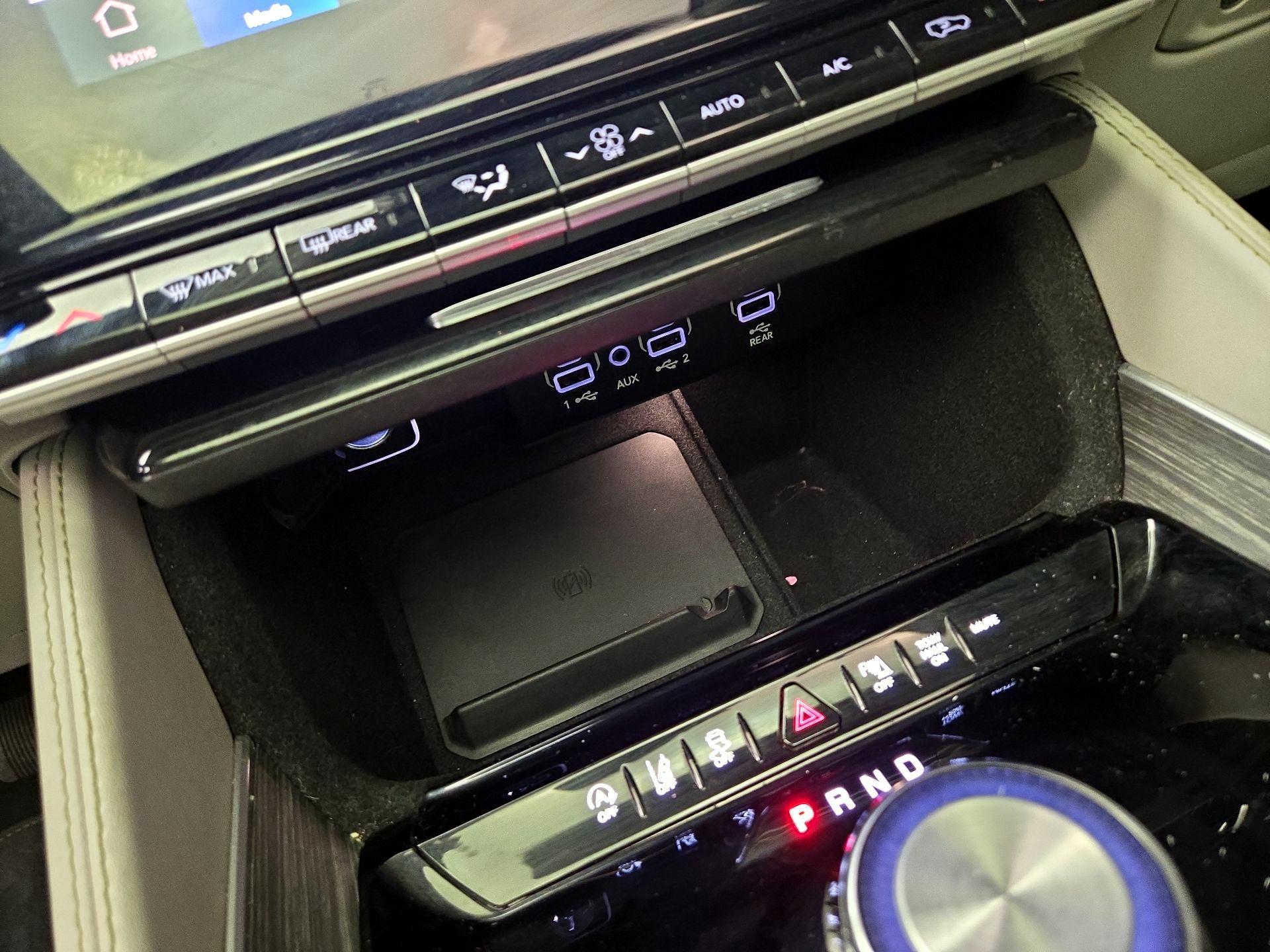 Thumbnail: 2023 Jeep Wagoneer - 19