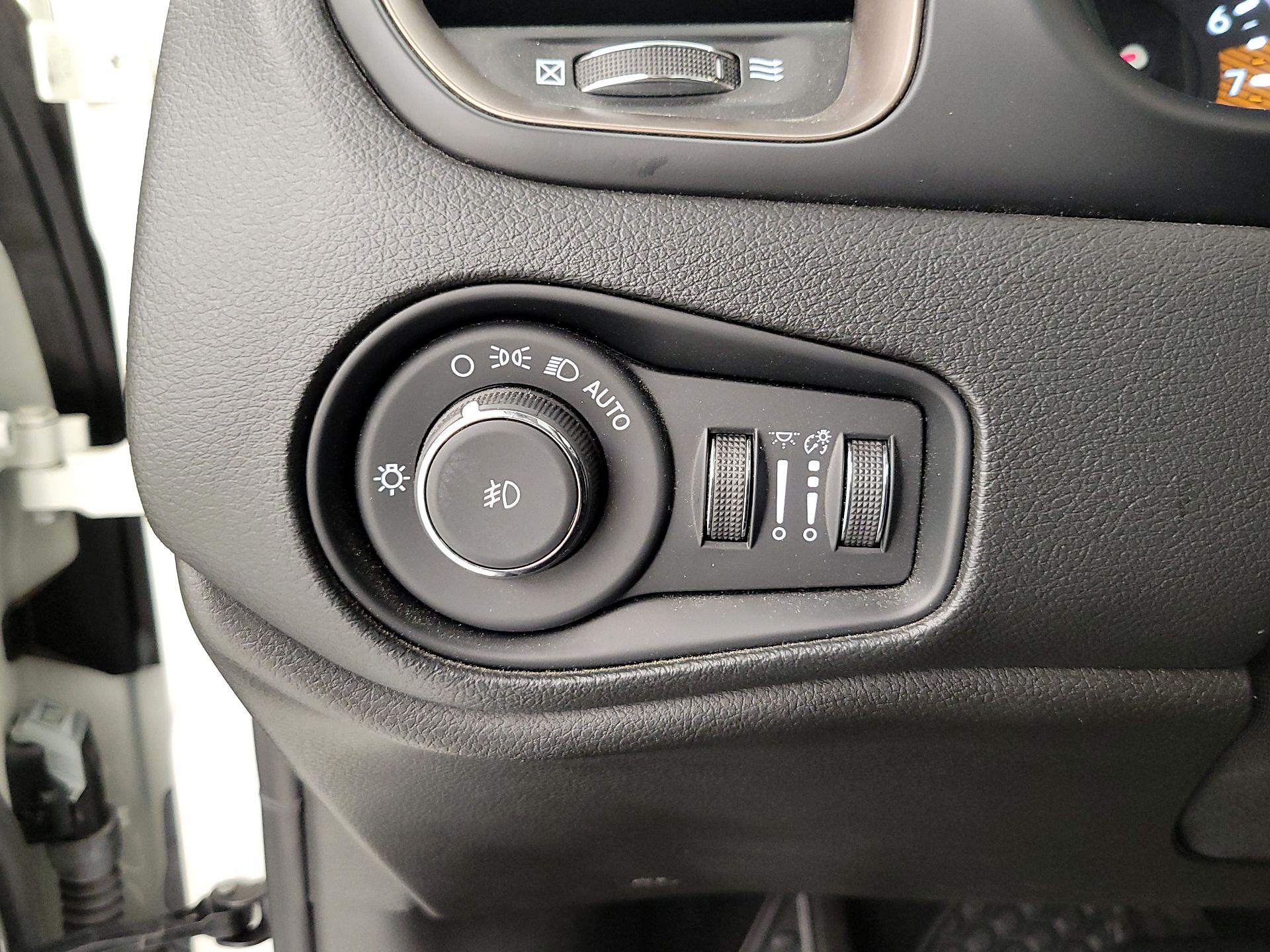 Thumbnail: 2023 Jeep Renegade - 13