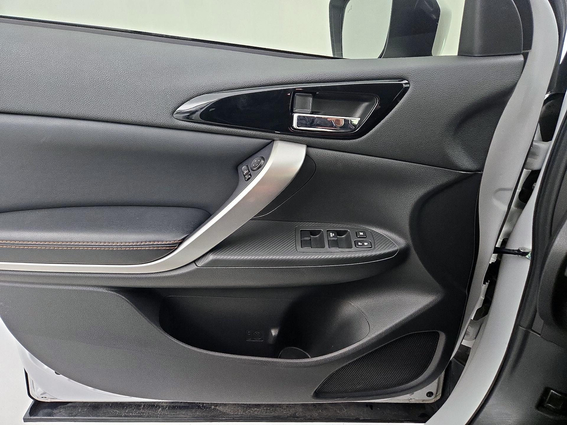 Thumbnail: 2018 Mitsubishi Eclipse Cross - 12