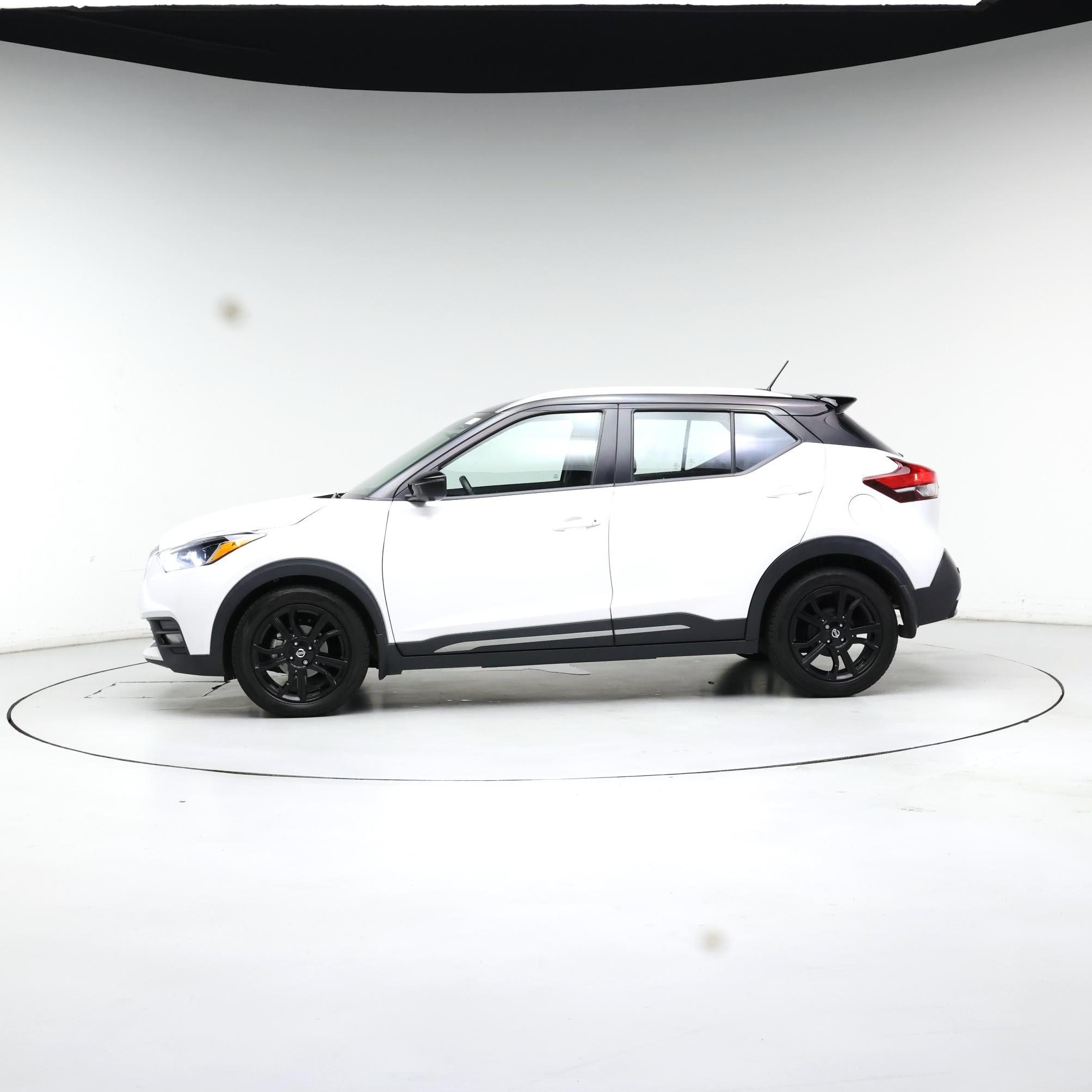 Thumbnail: 2020 Nissan Kicks - 3