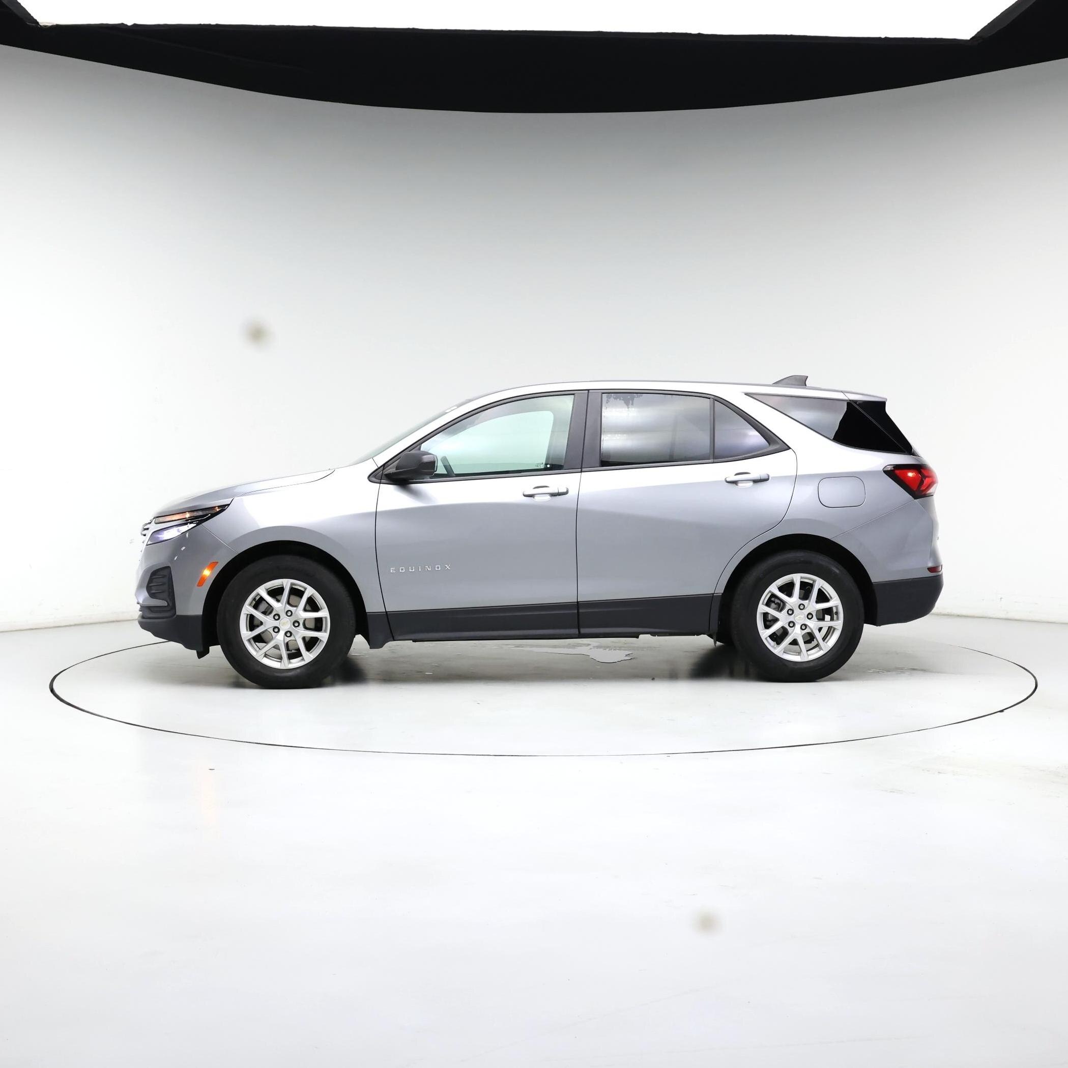 Thumbnail: 2023 Chevrolet Equinox - 3