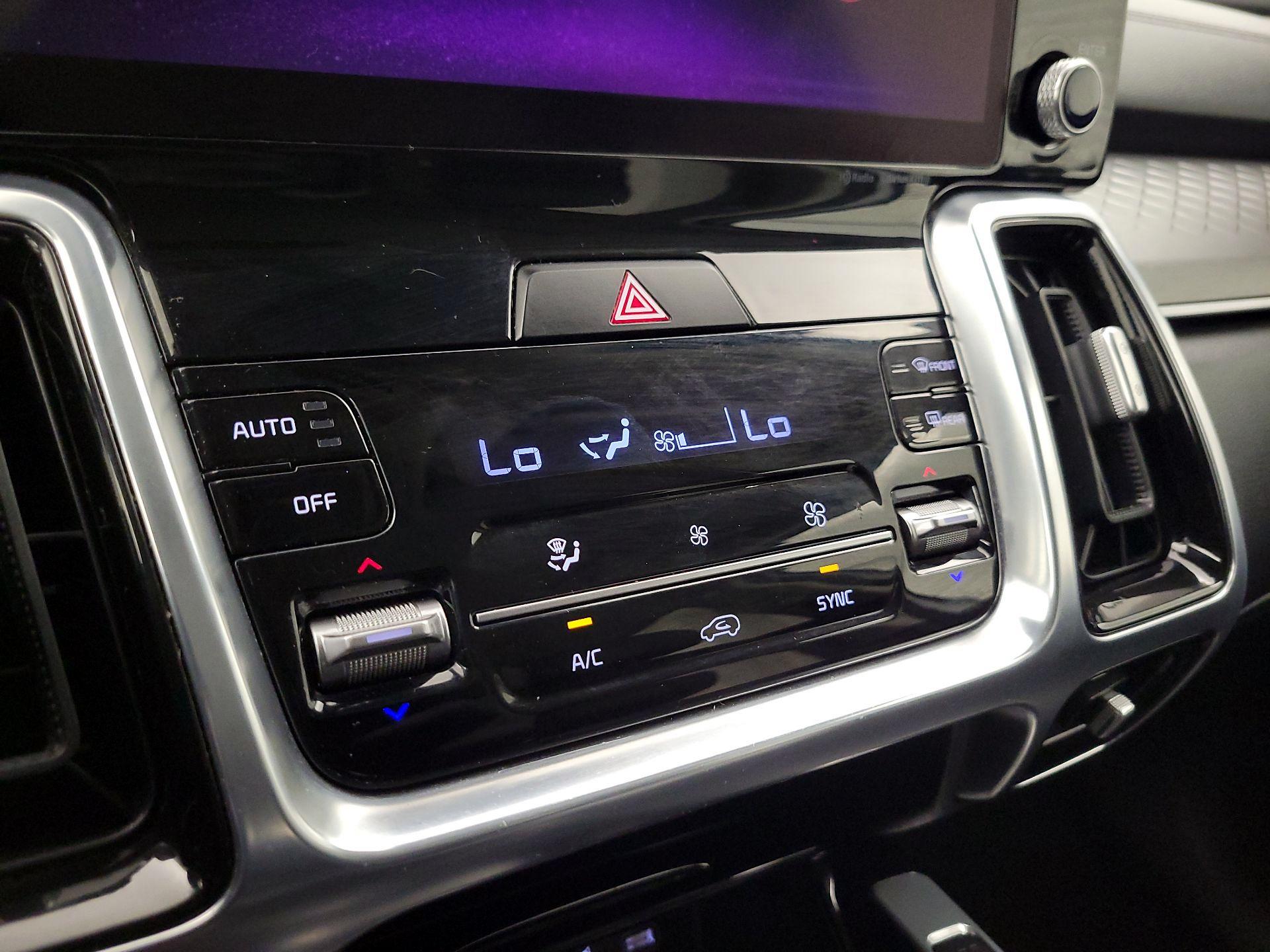 Thumbnail: 2021 Kia Sorento - 17