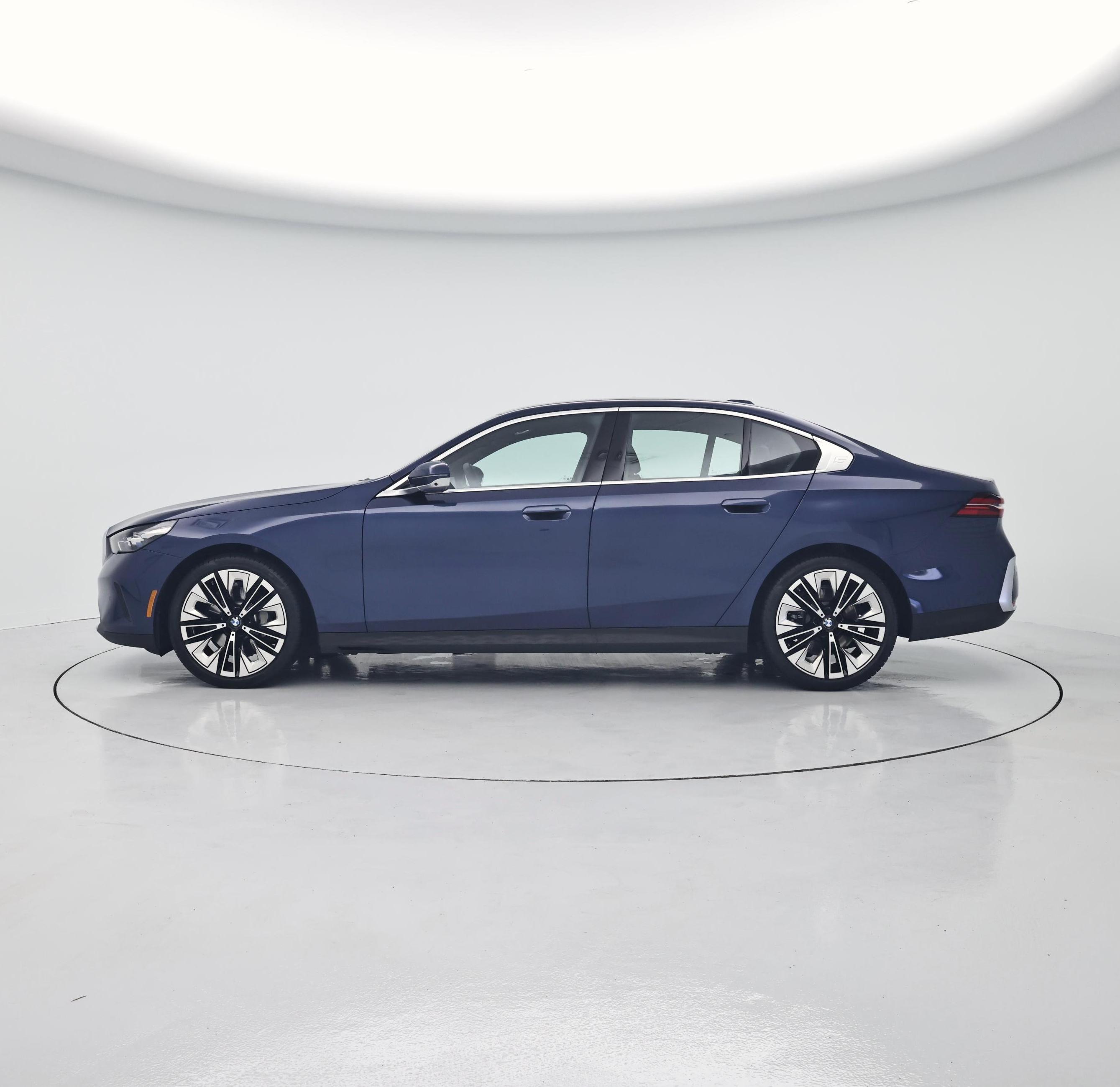 Thumbnail: 2025 BMW 5 Series - 3