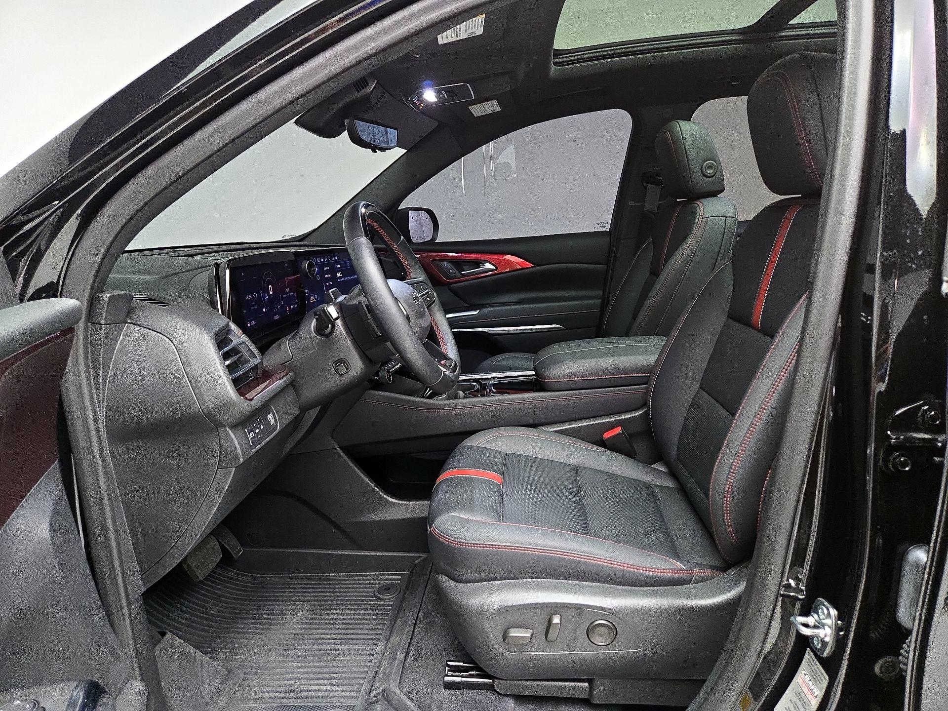 Thumbnail: 2024 Chevrolet Traverse - 11