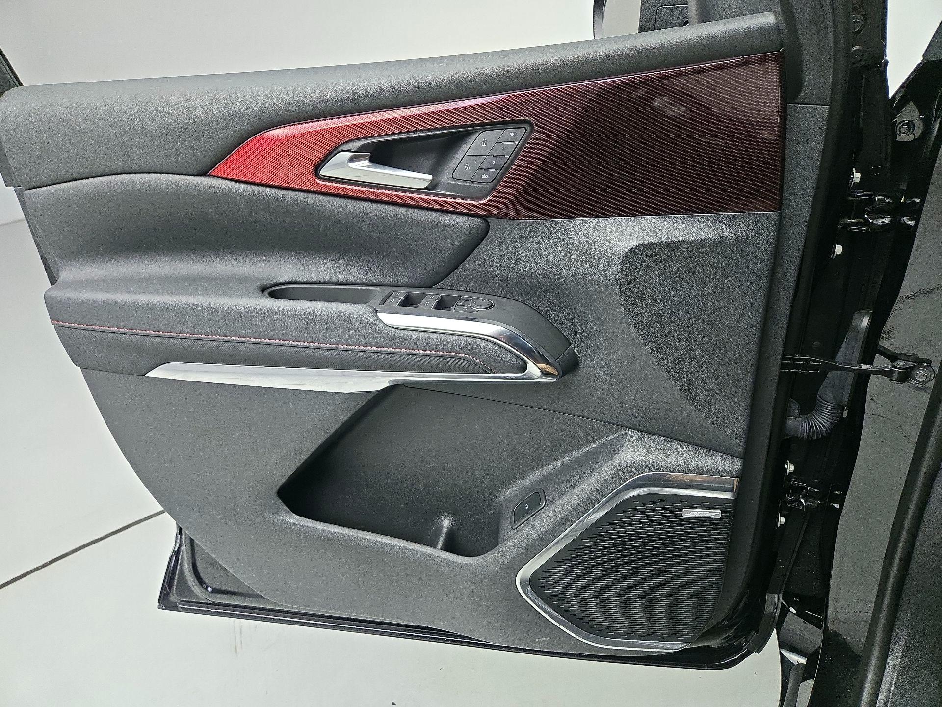 Thumbnail: 2024 Chevrolet Traverse - 12