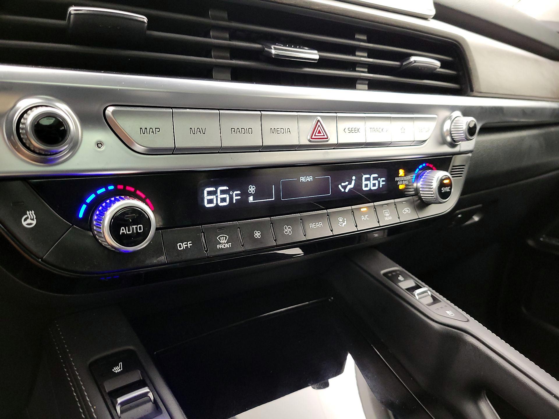 Thumbnail: 2021 Kia Telluride - 16