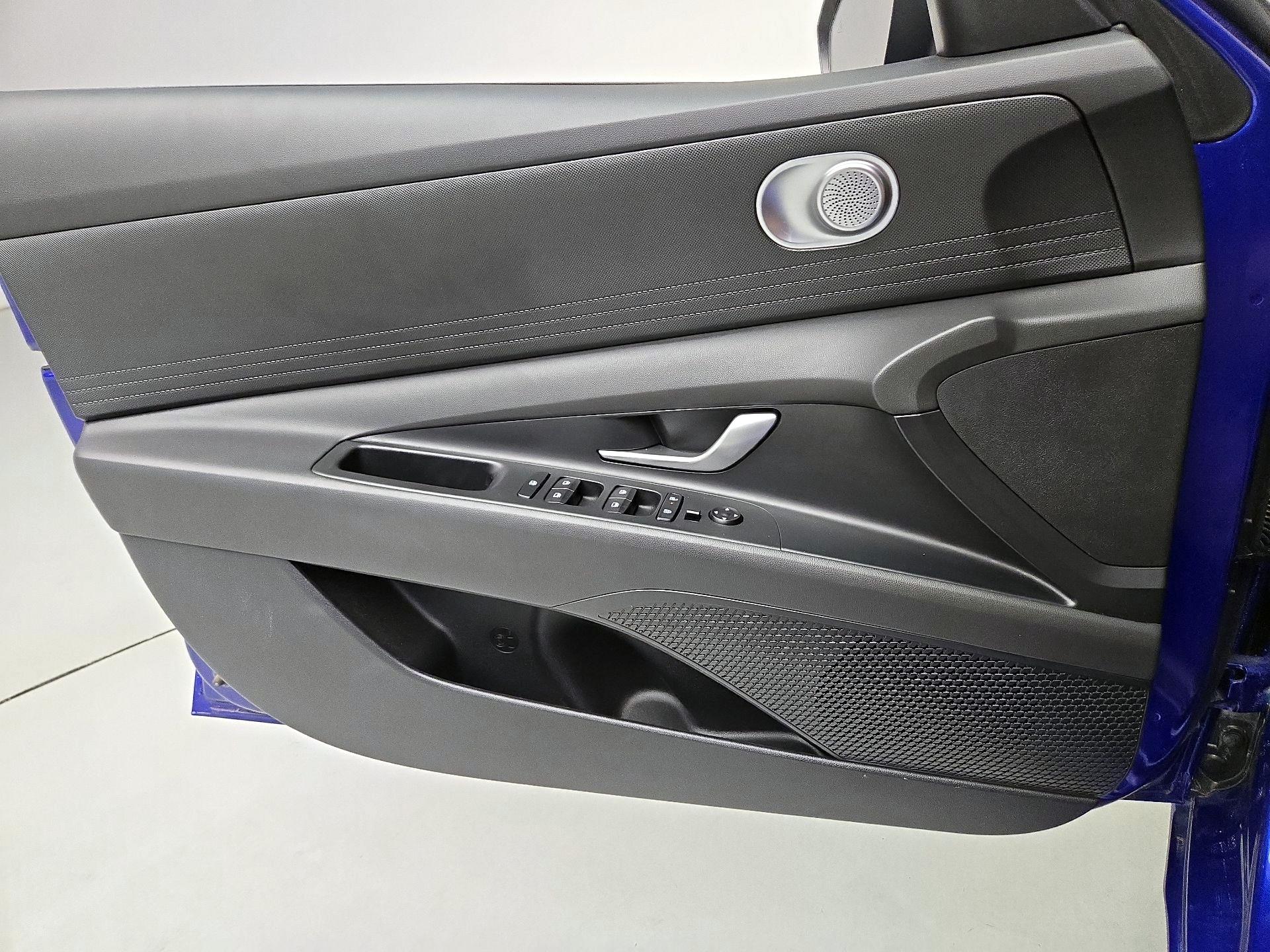 Thumbnail: 2024 Hyundai Elantra - 12