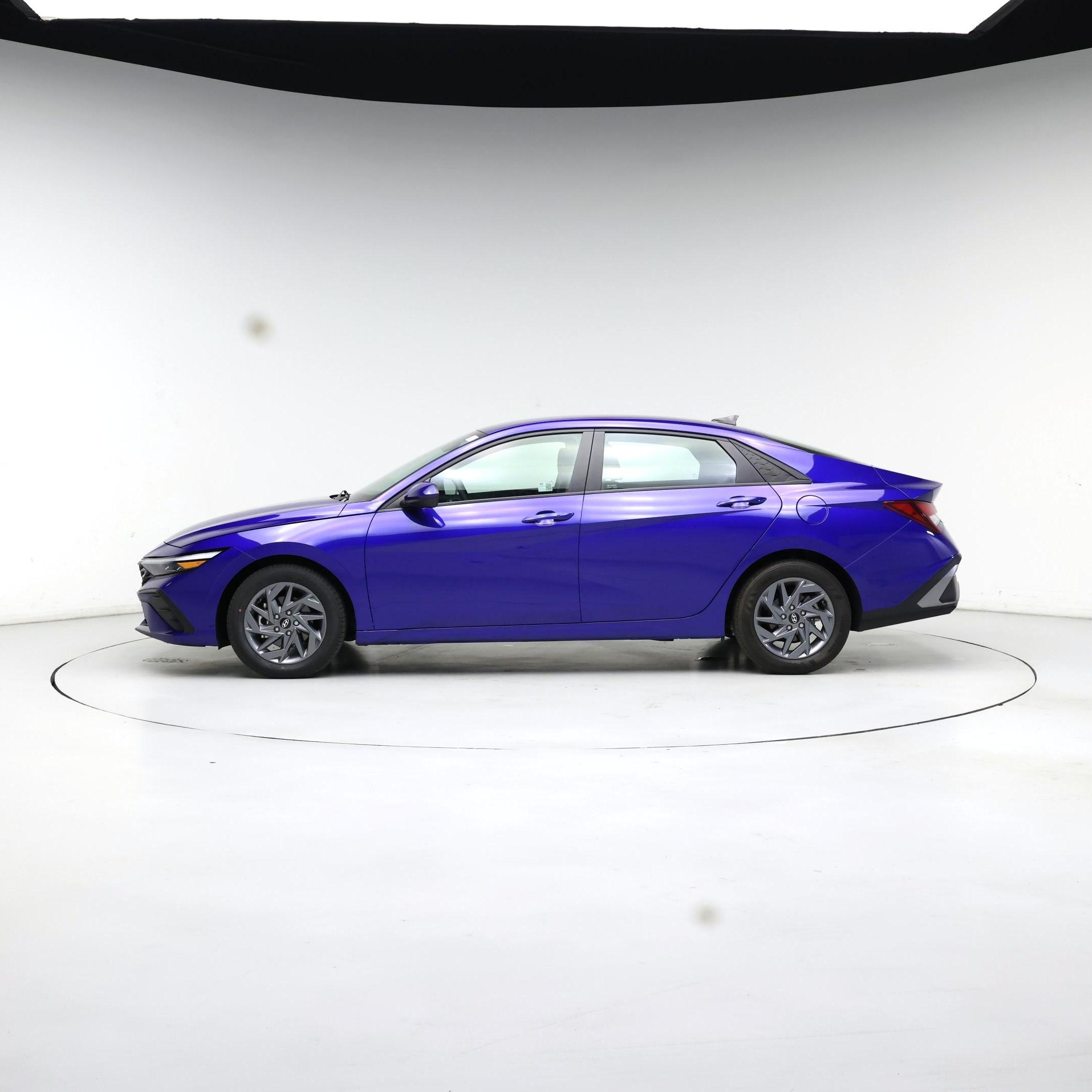 Thumbnail: 2024 Hyundai Elantra - 3