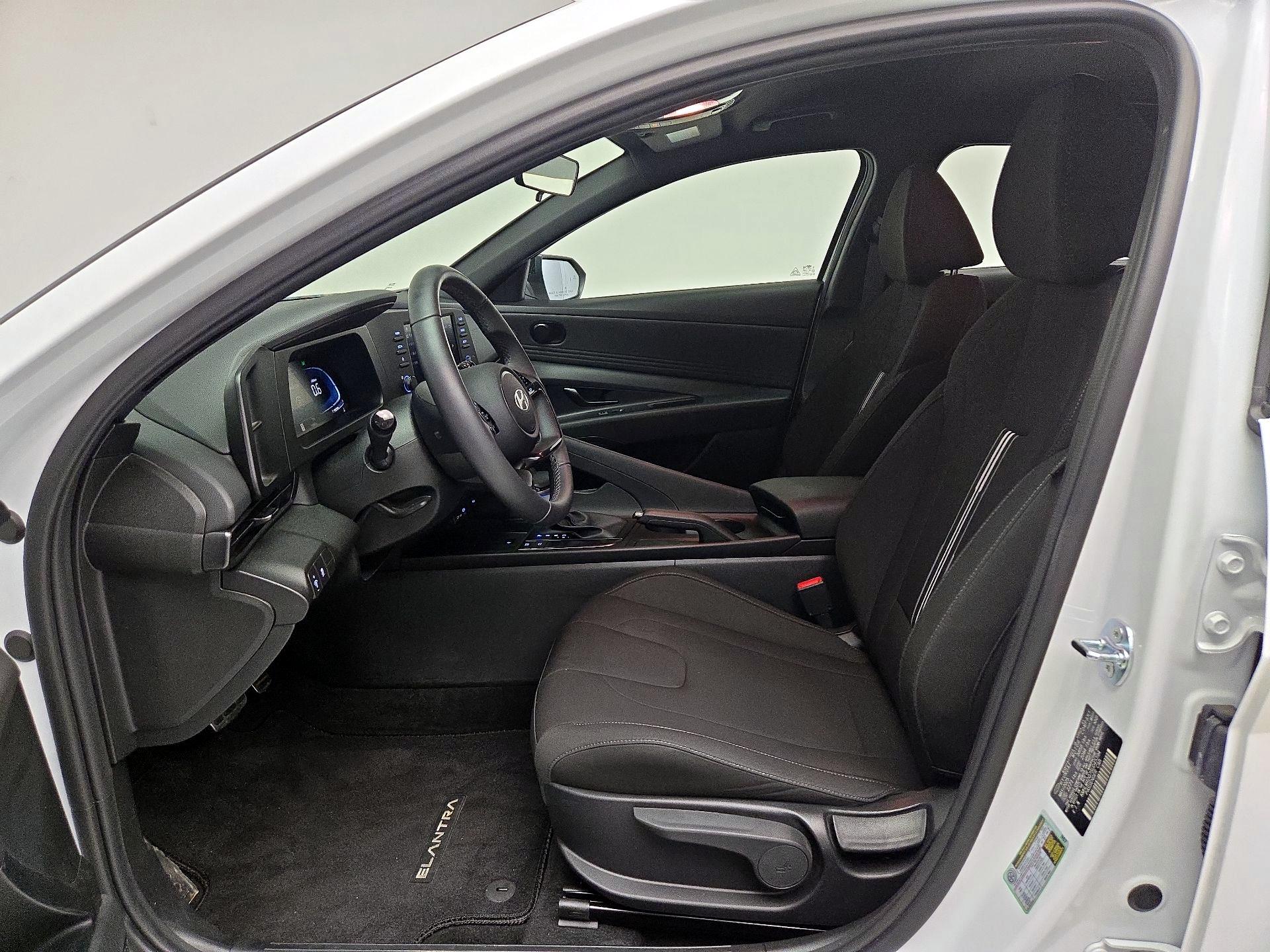 Thumbnail: 2025 Hyundai Elantra - 11