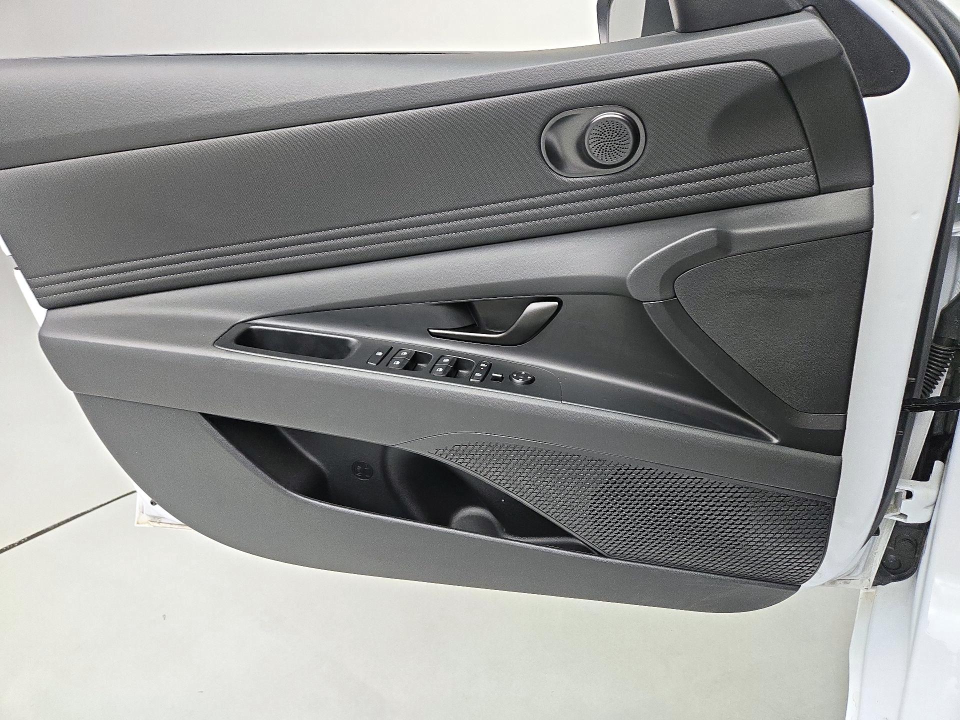 Thumbnail: 2025 Hyundai Elantra - 12