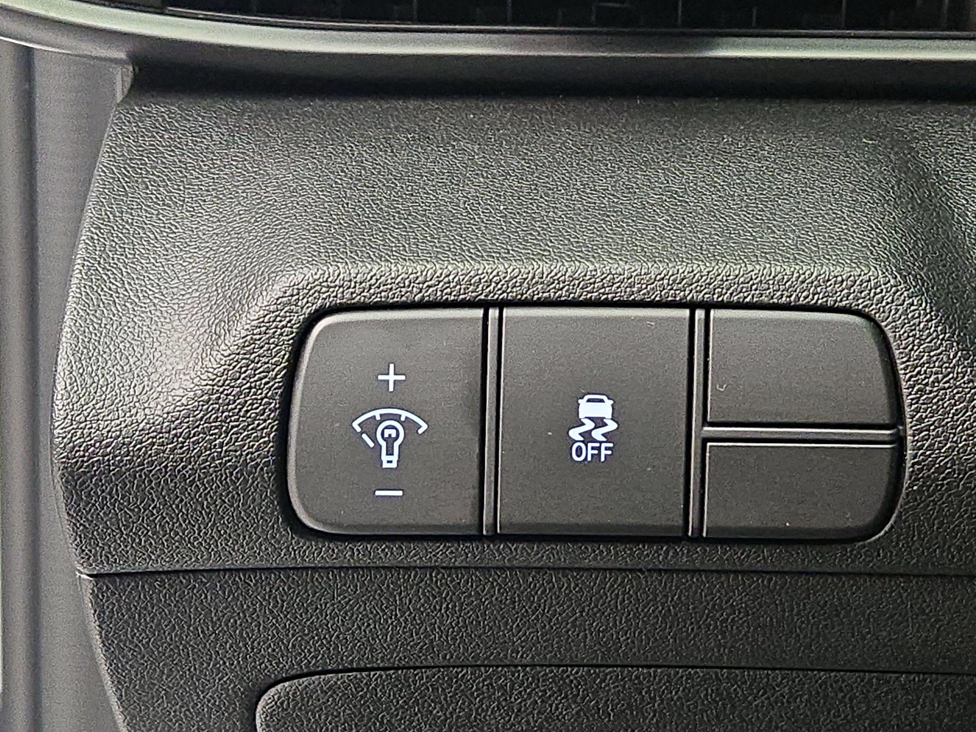 Thumbnail: 2025 Hyundai Elantra - 13