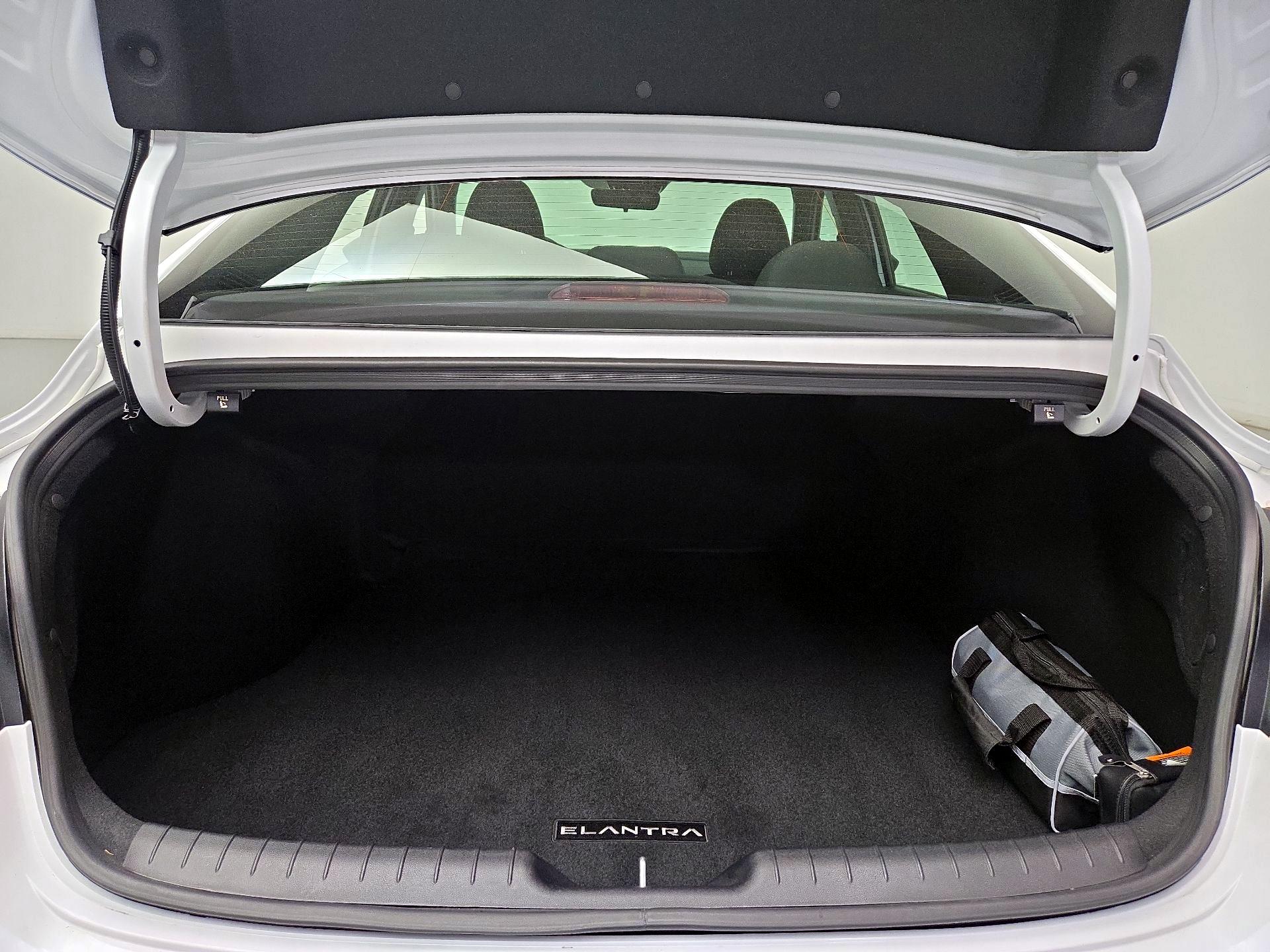 Thumbnail: 2025 Hyundai Elantra - 20