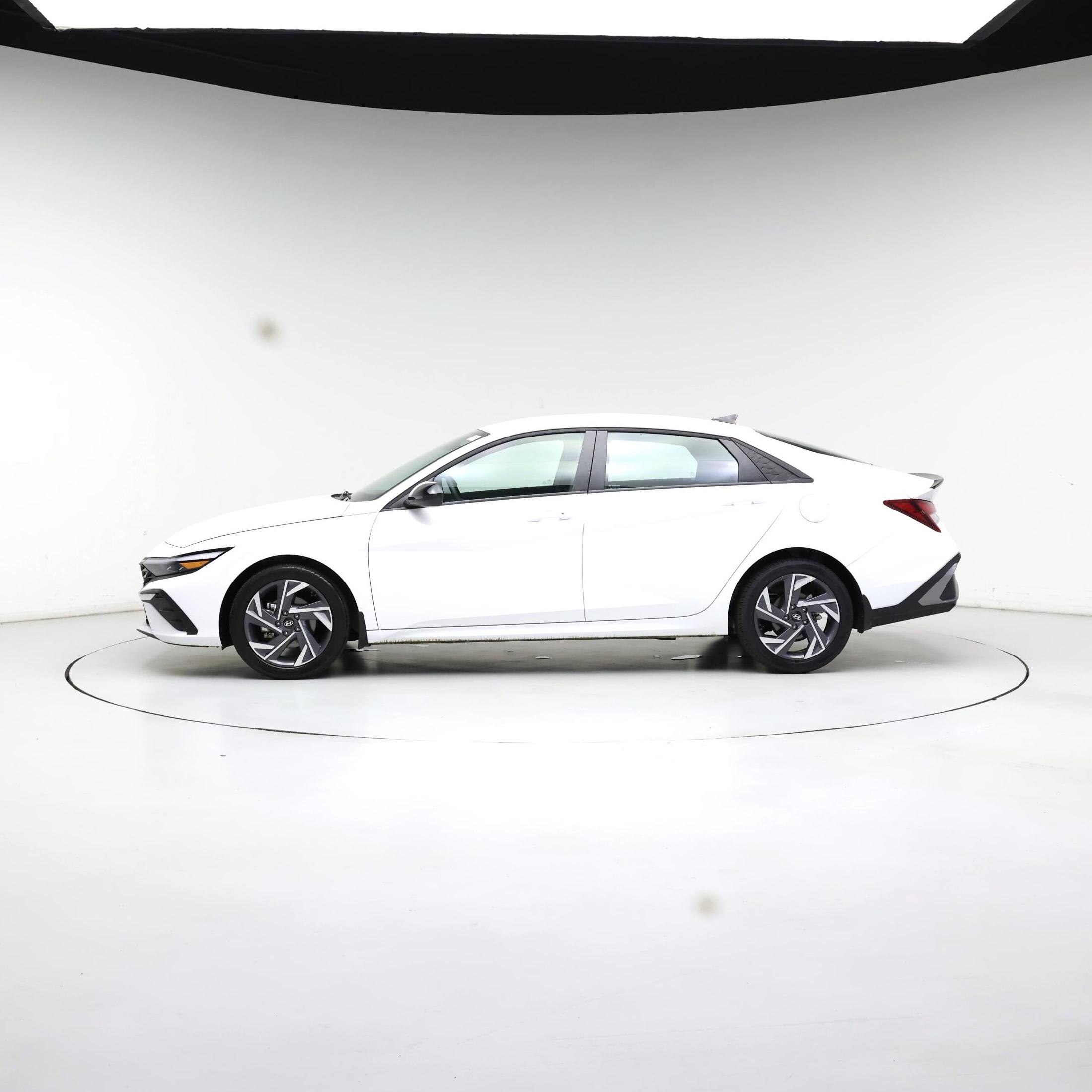 Thumbnail: 2025 Hyundai Elantra - 3