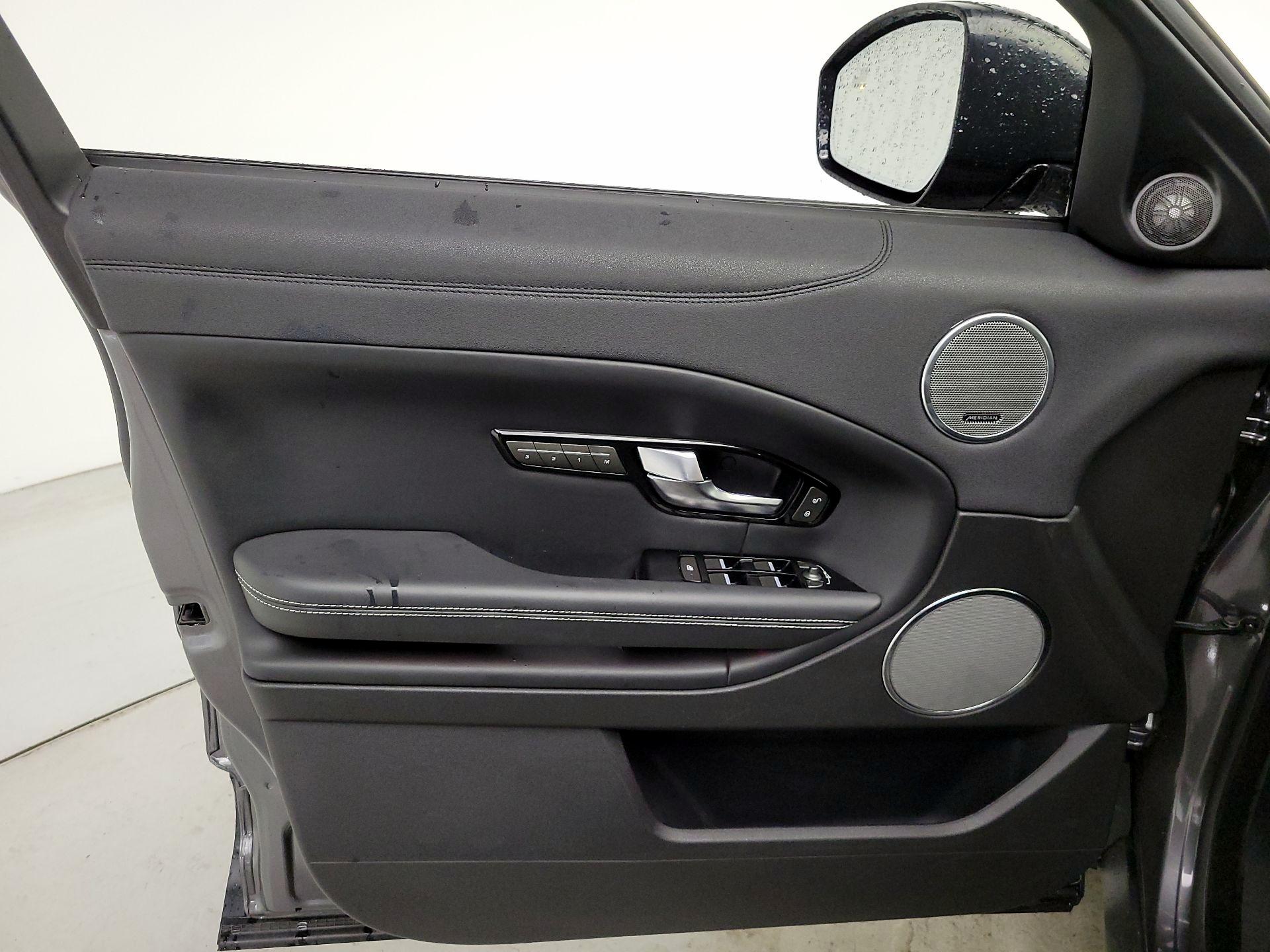 Thumbnail: 2019 Land Rover Range Rover Evoque - 12