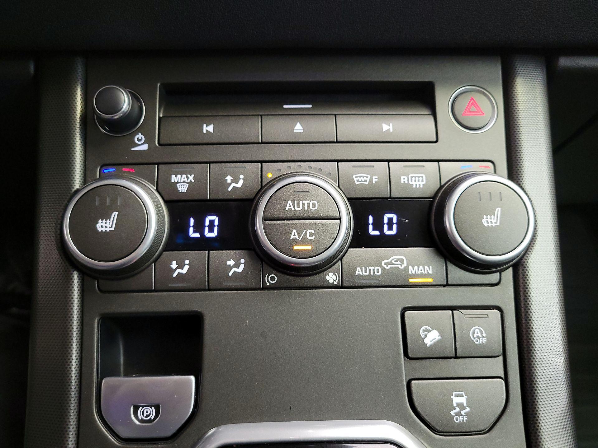 Thumbnail: 2019 Land Rover Range Rover Evoque - 17