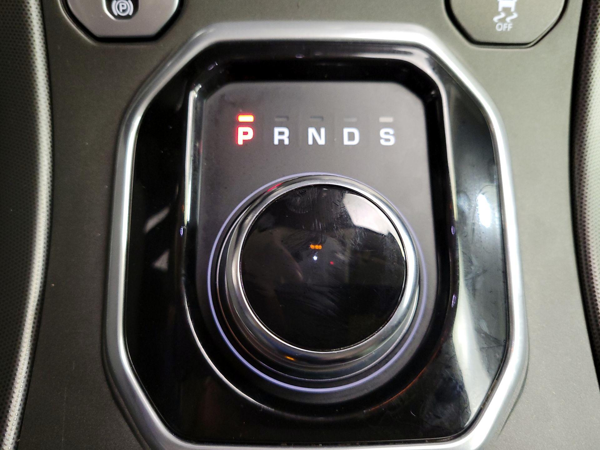 Thumbnail: 2019 Land Rover Range Rover Evoque - 18