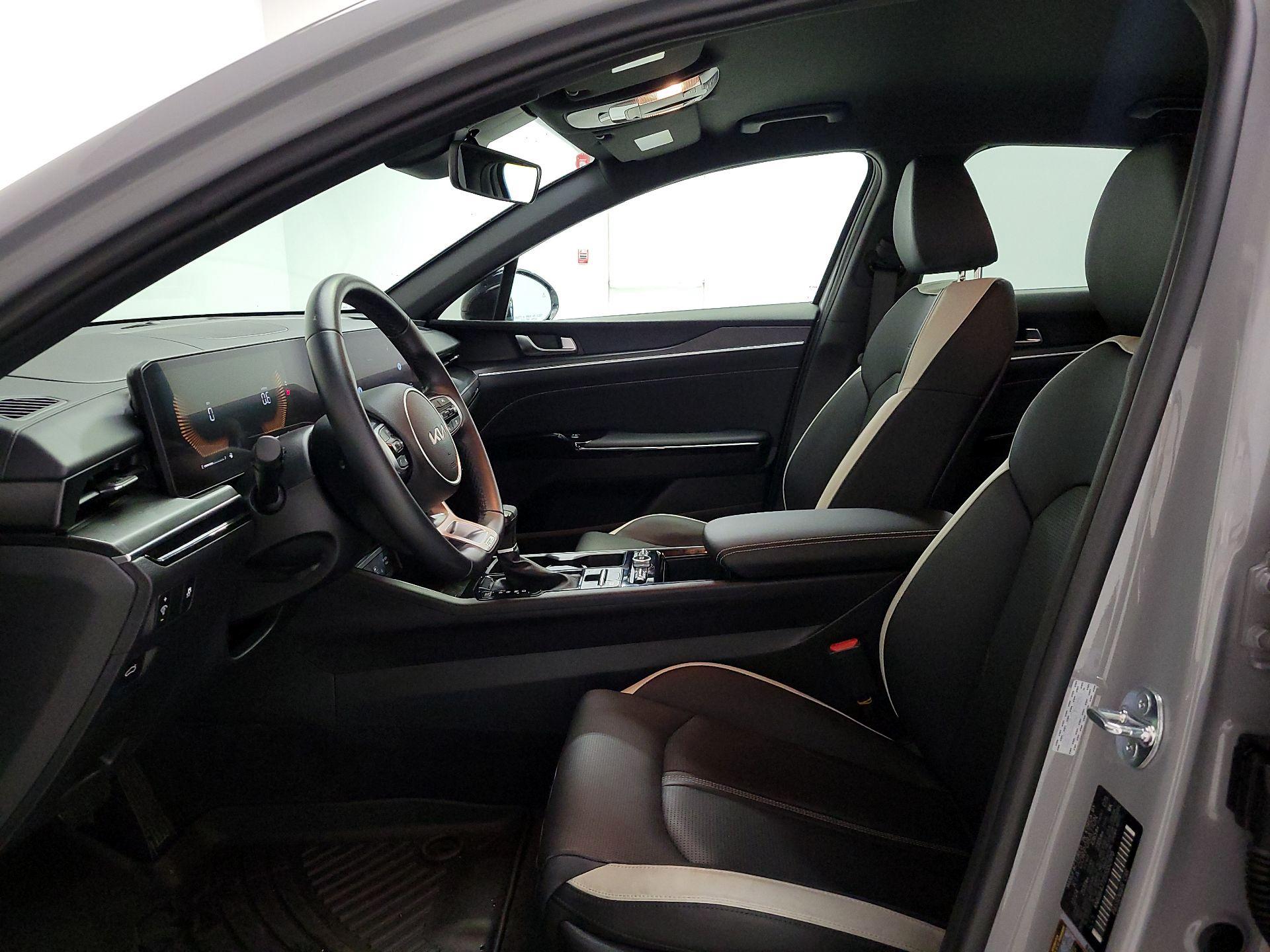 Thumbnail: 2025 Kia K5 - 11