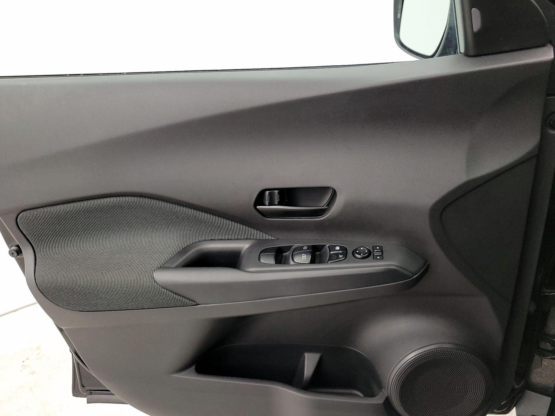 Thumbnail: 2020 Nissan Kicks - 12